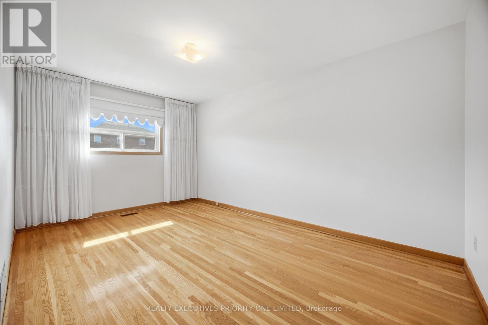 121 CABANA DRIVE - 18