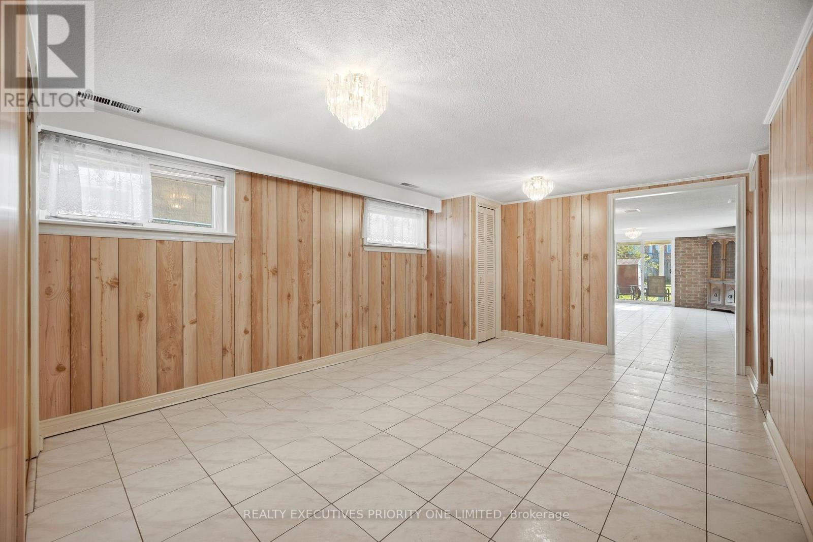 121 CABANA DRIVE - 30