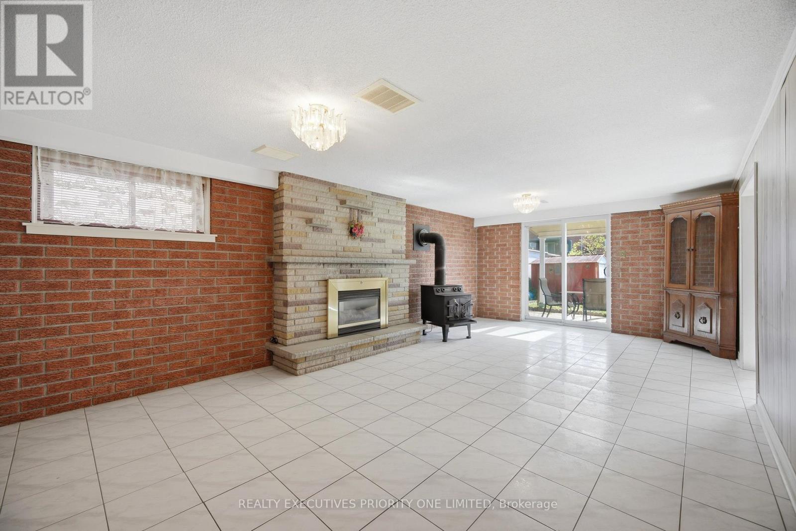 121 CABANA DRIVE - 33
