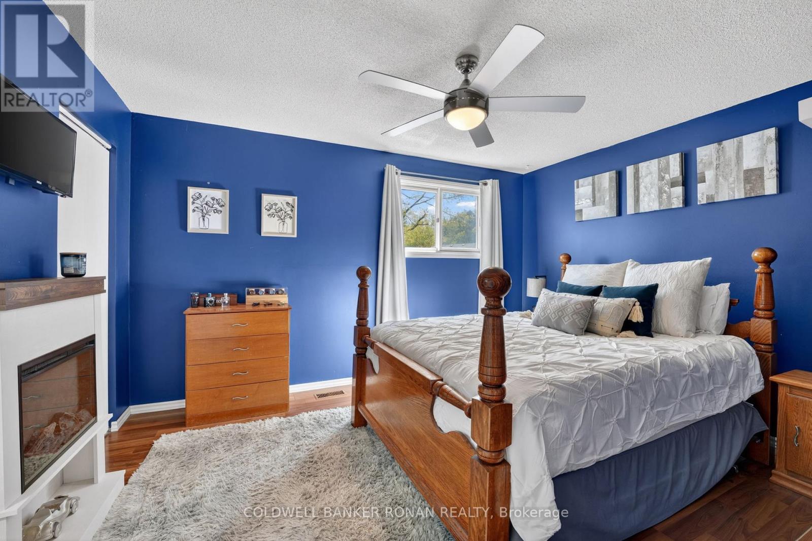 19 LARKDALE CRESCENT - 21