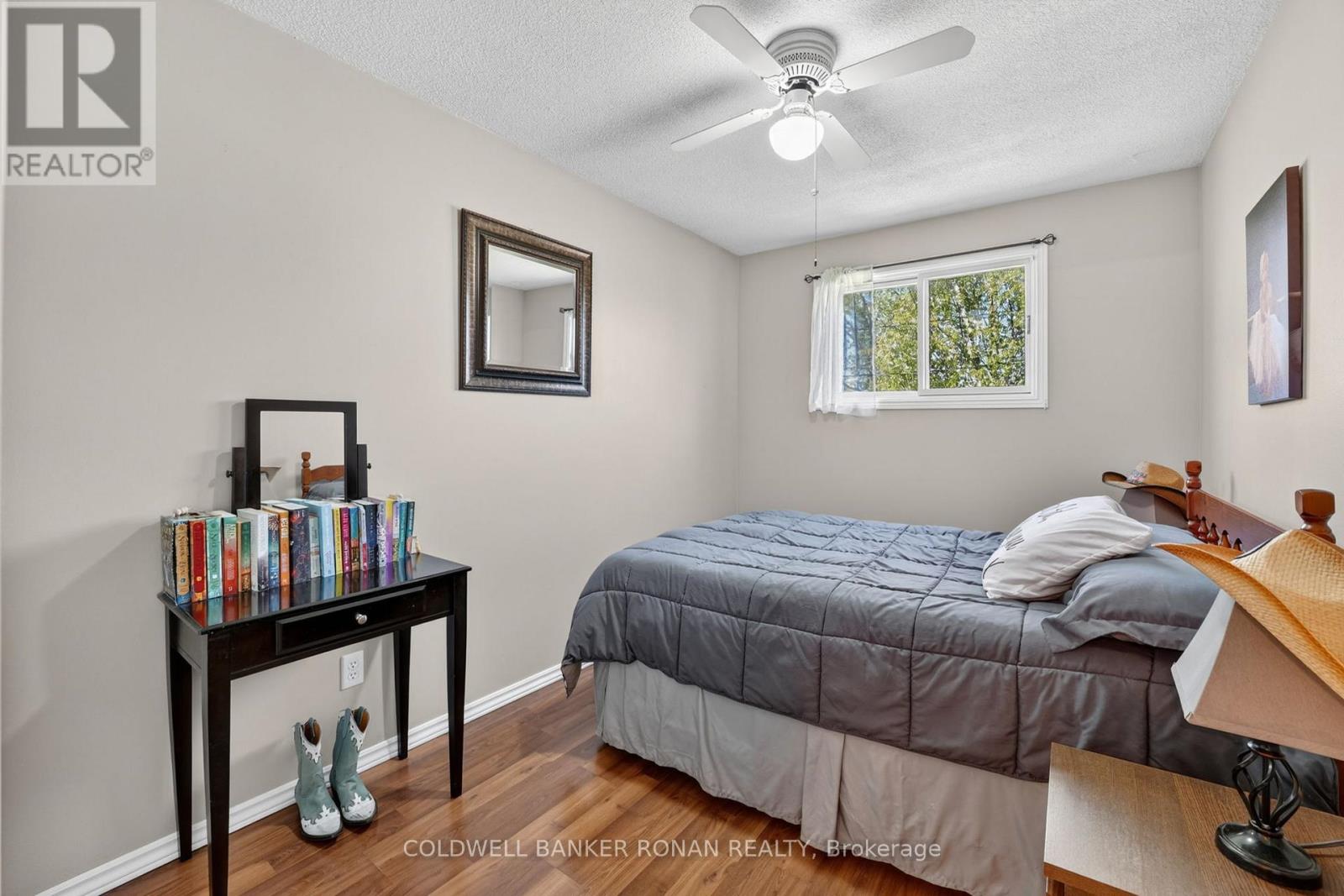 19 LARKDALE CRESCENT - 25