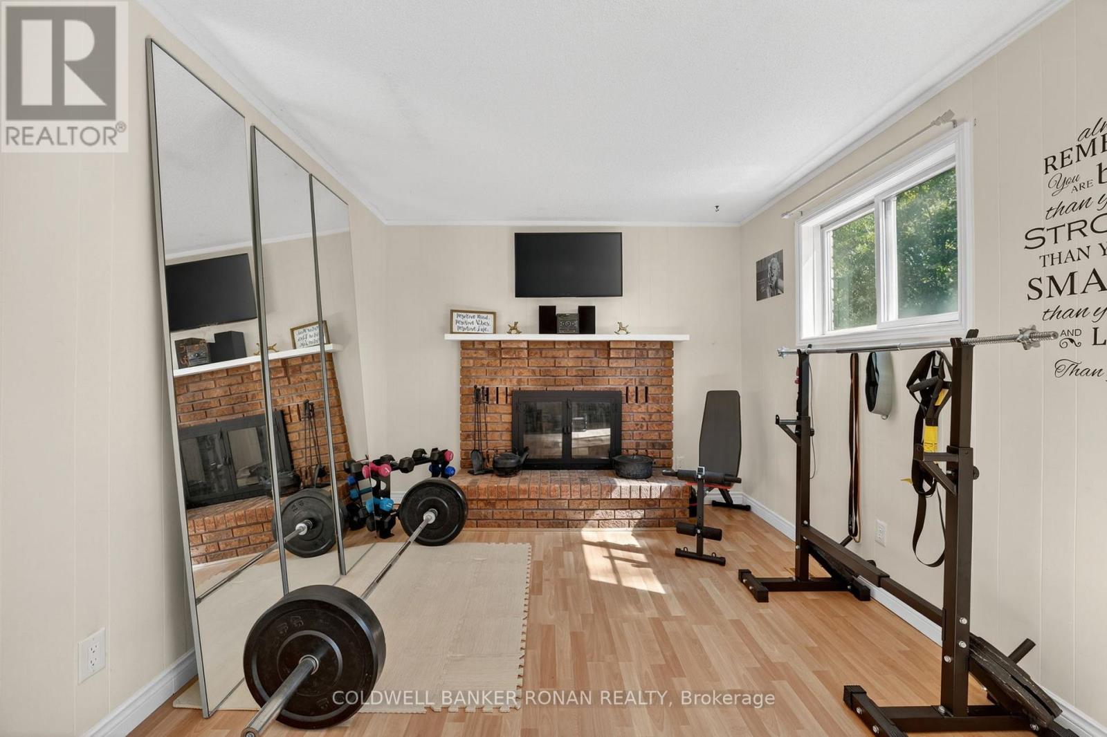 19 LARKDALE CRESCENT - 7