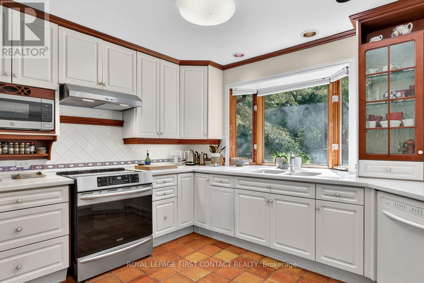 7 MAPLECREST ROAD - 15