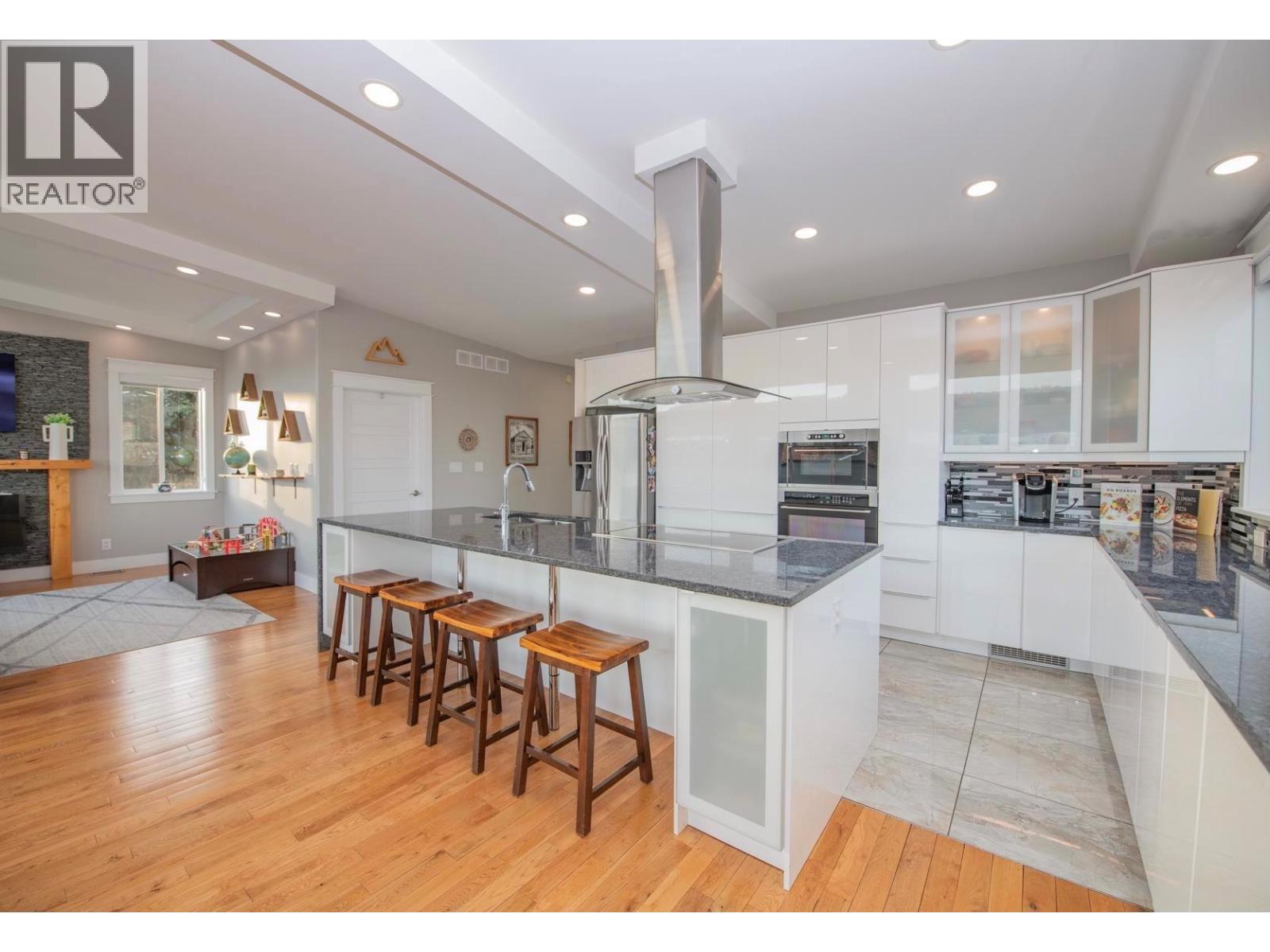7505 Kennedy Lane, Vernon