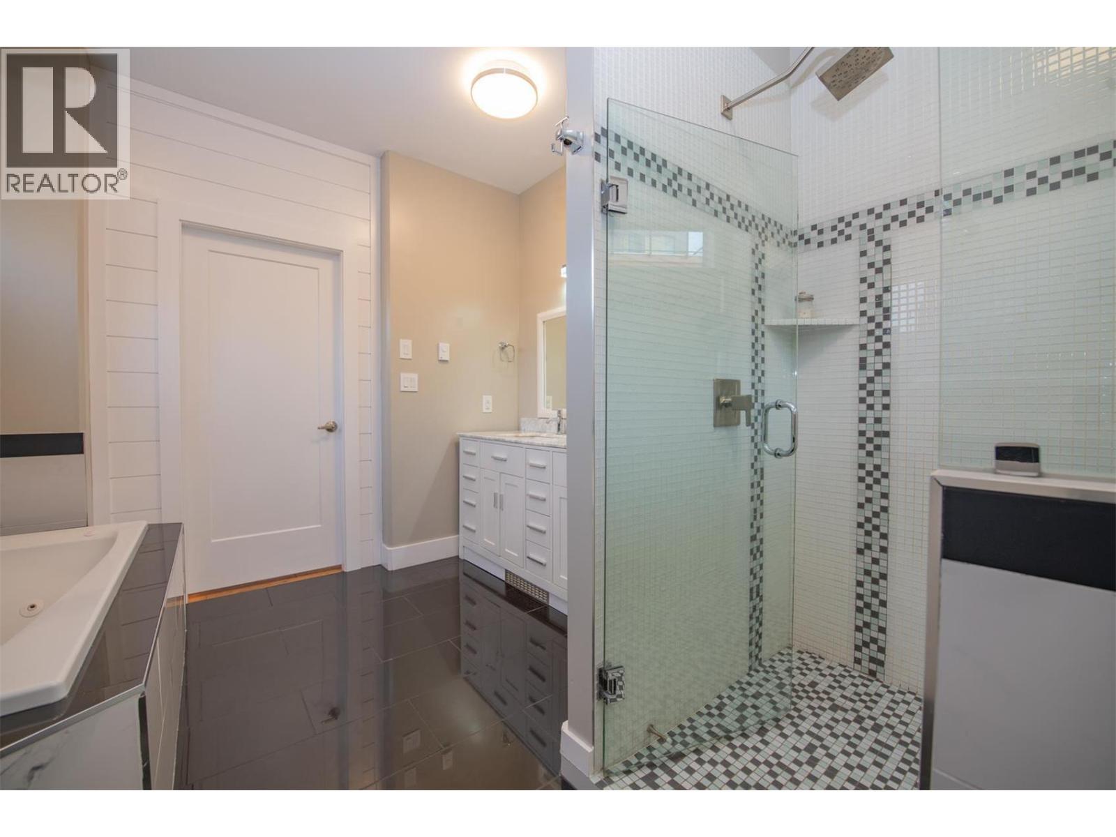 7505 Kennedy Lane, Vernon