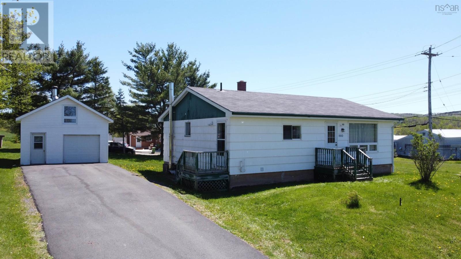 Property photo of 860 Windsor Back Road