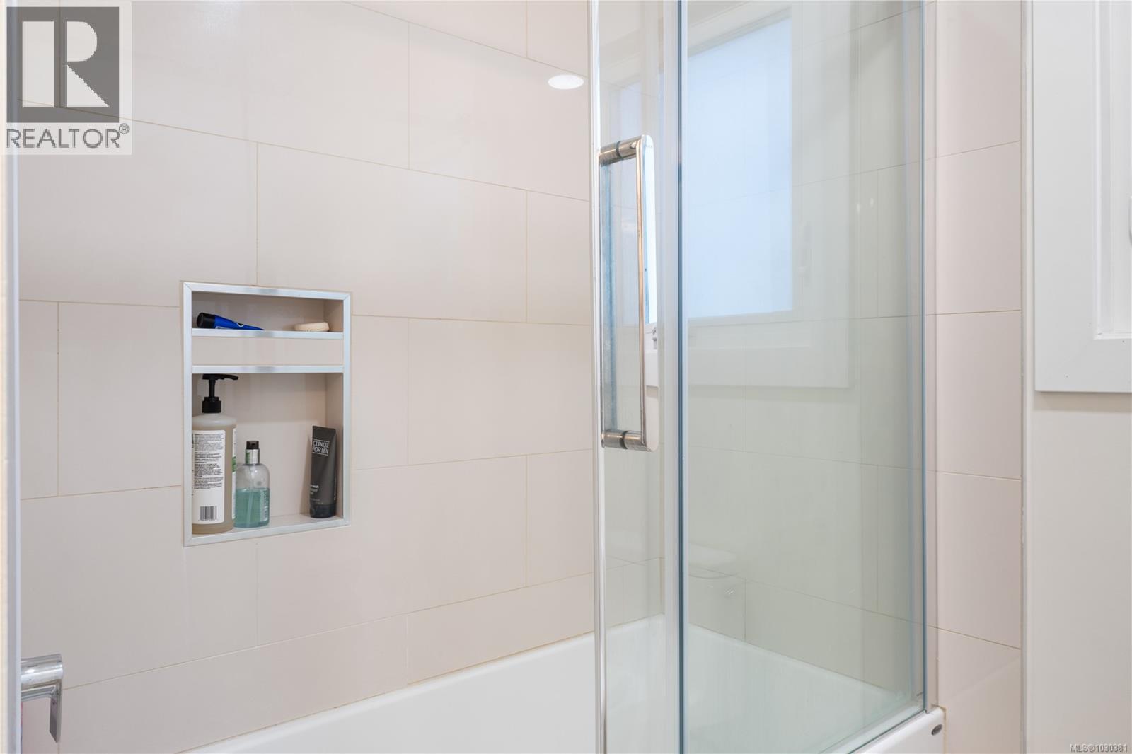 3617 Country Club Dr - 20