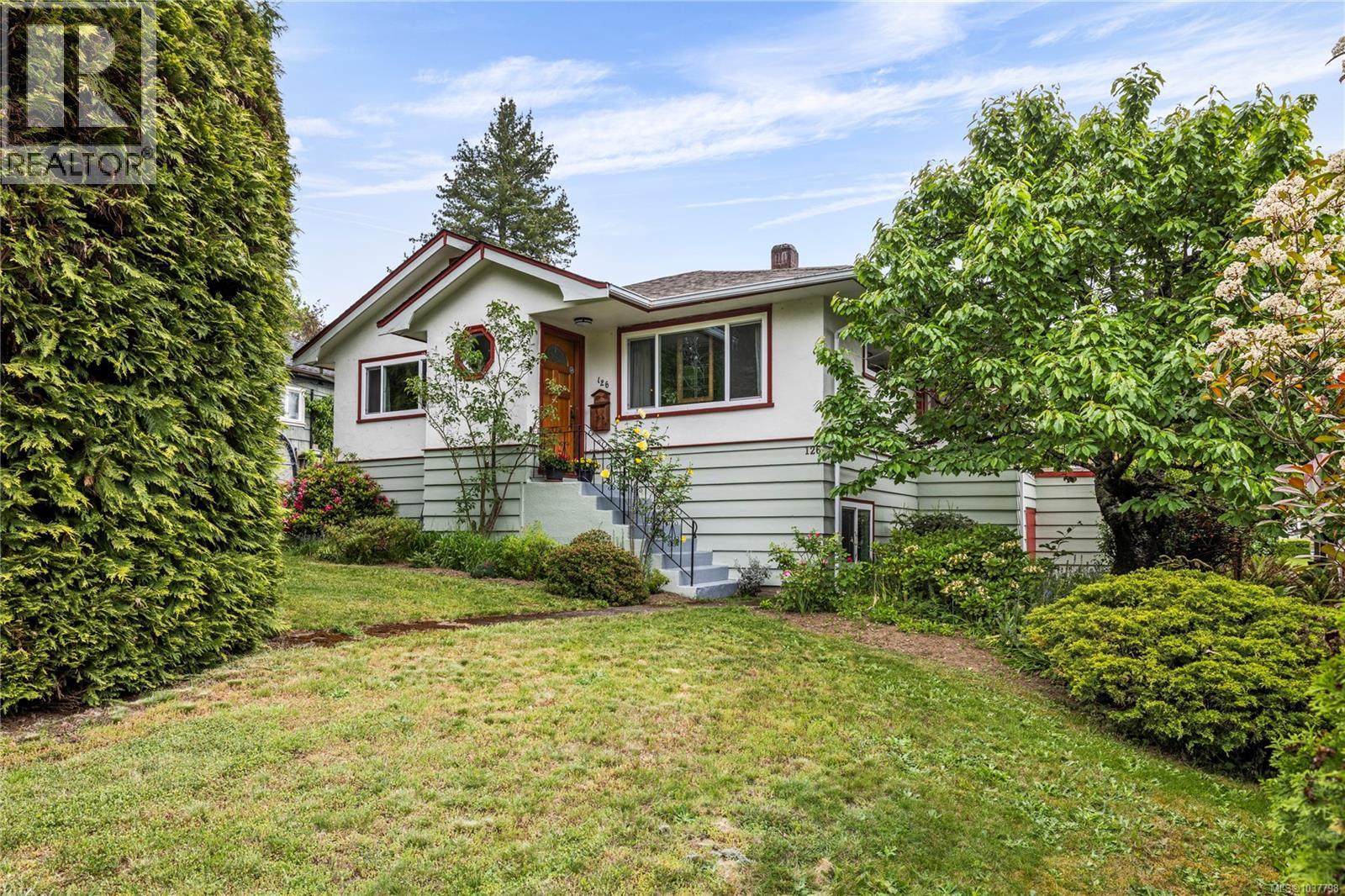 126 Howard Ave, Nanaimo