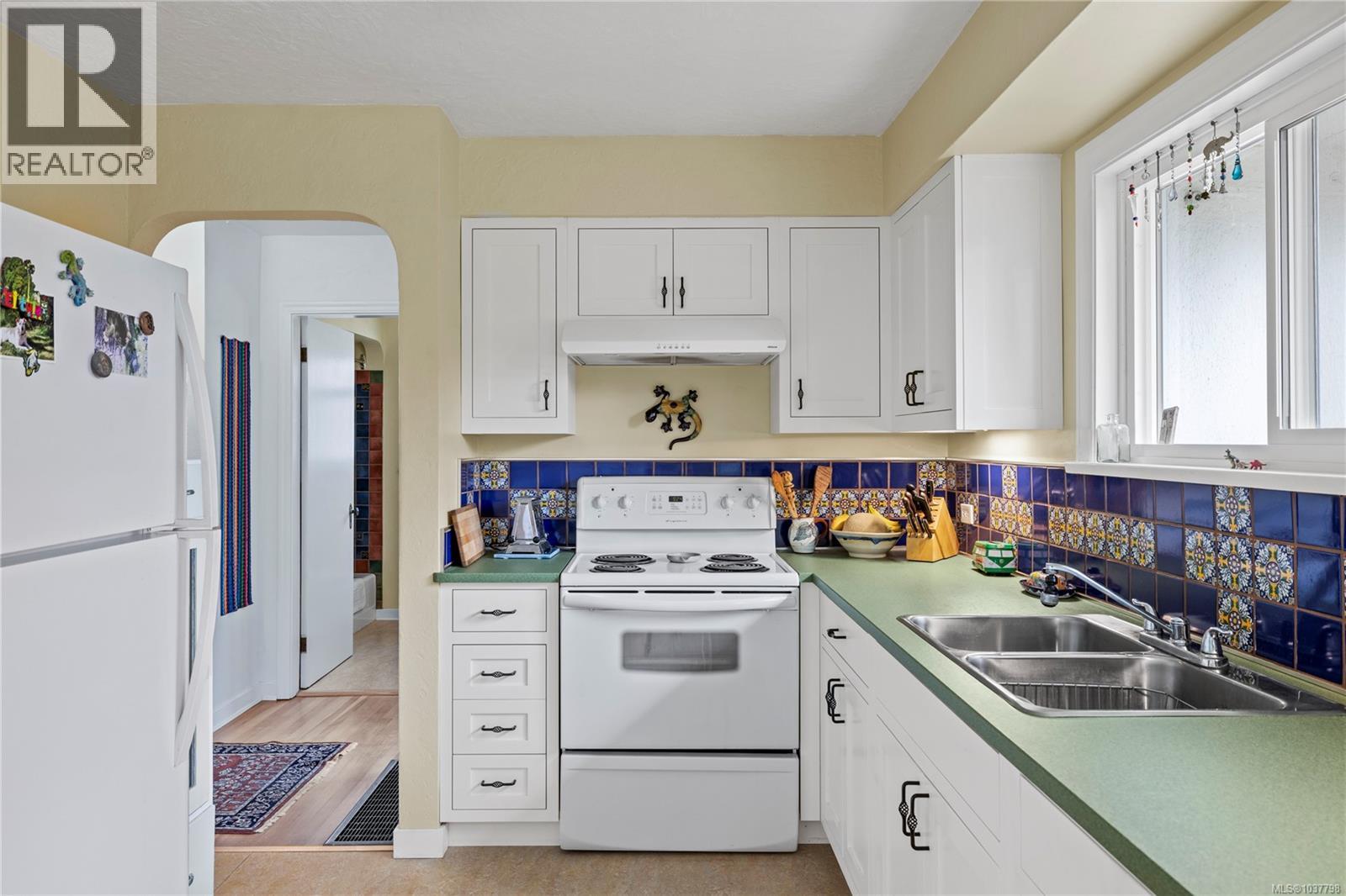 126 Howard Ave - 14