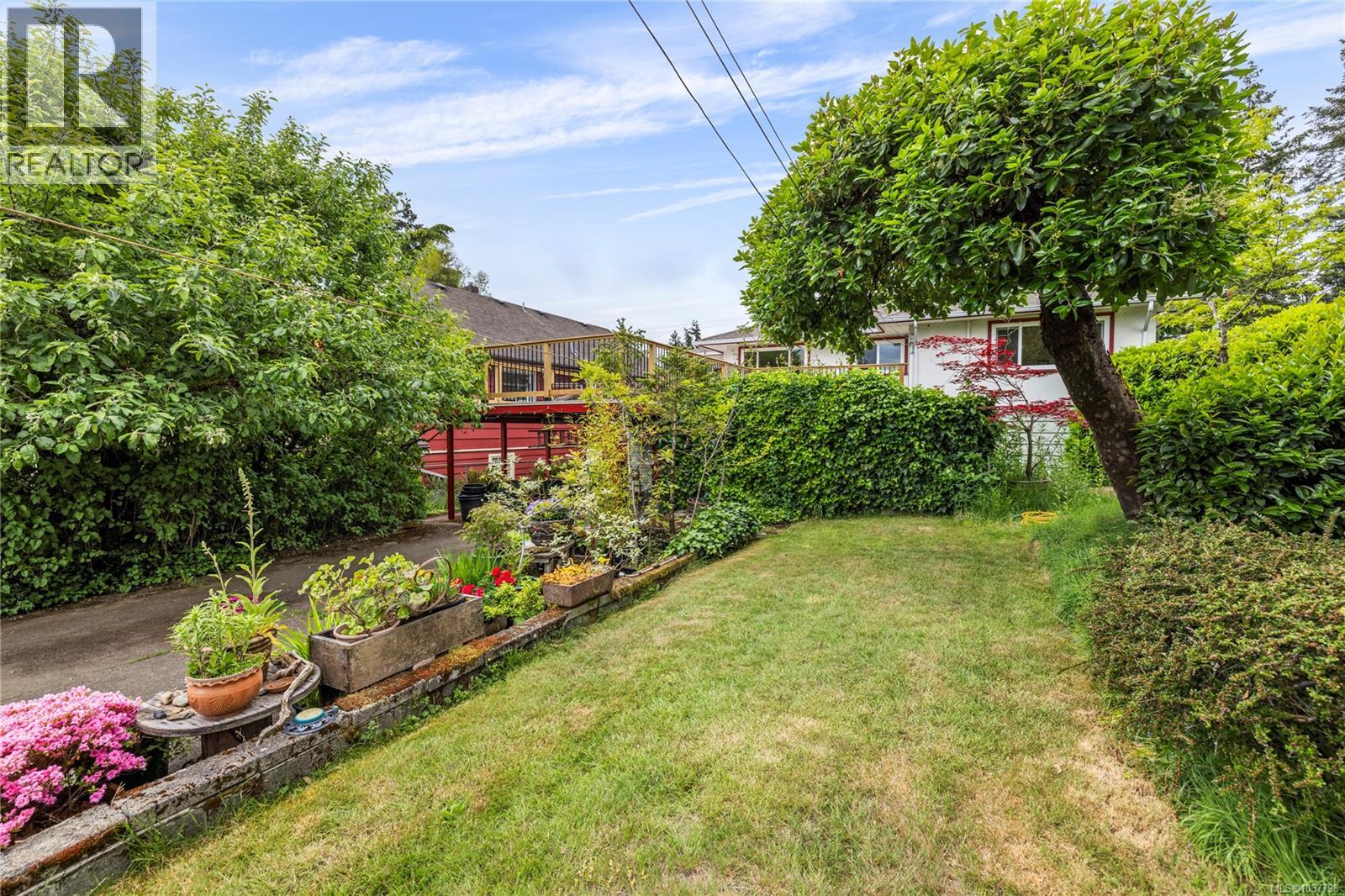 126 Howard Ave, Nanaimo