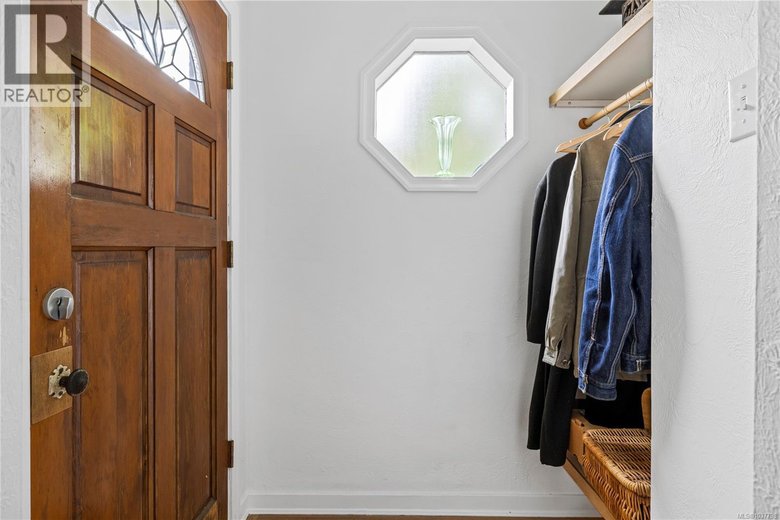 126 Howard Ave - 21