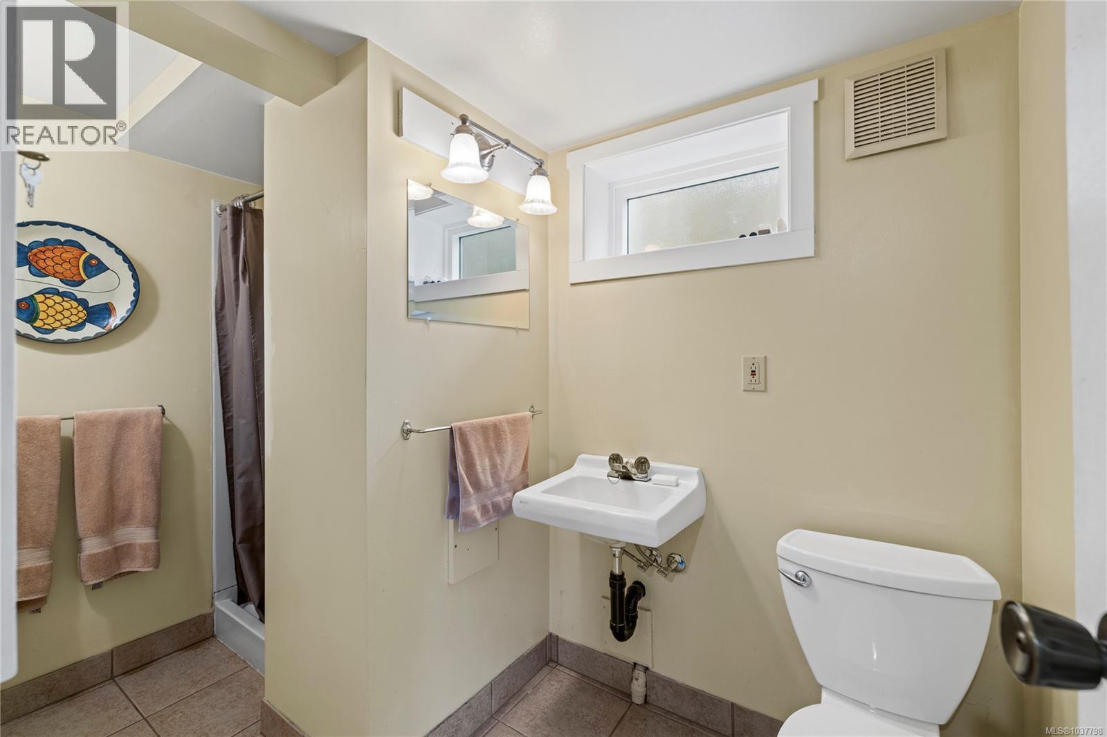 126 Howard Ave - 23