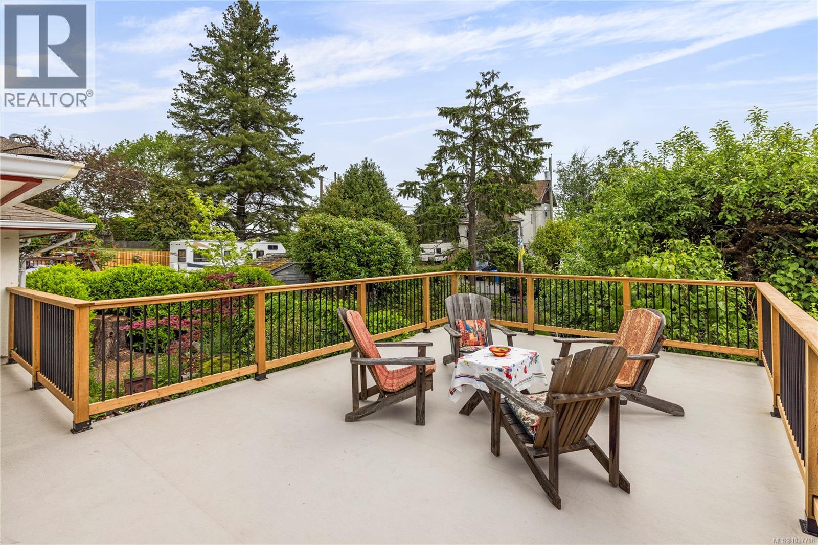 126 Howard Ave - 3