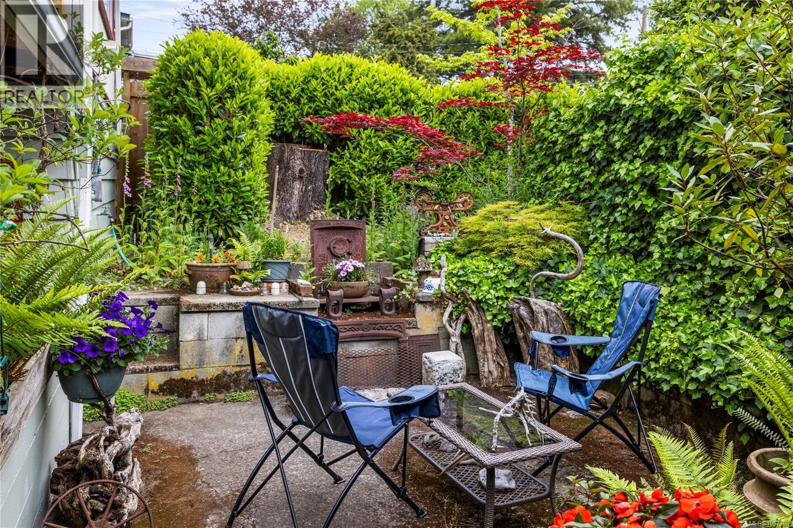 126 Howard Ave, Nanaimo