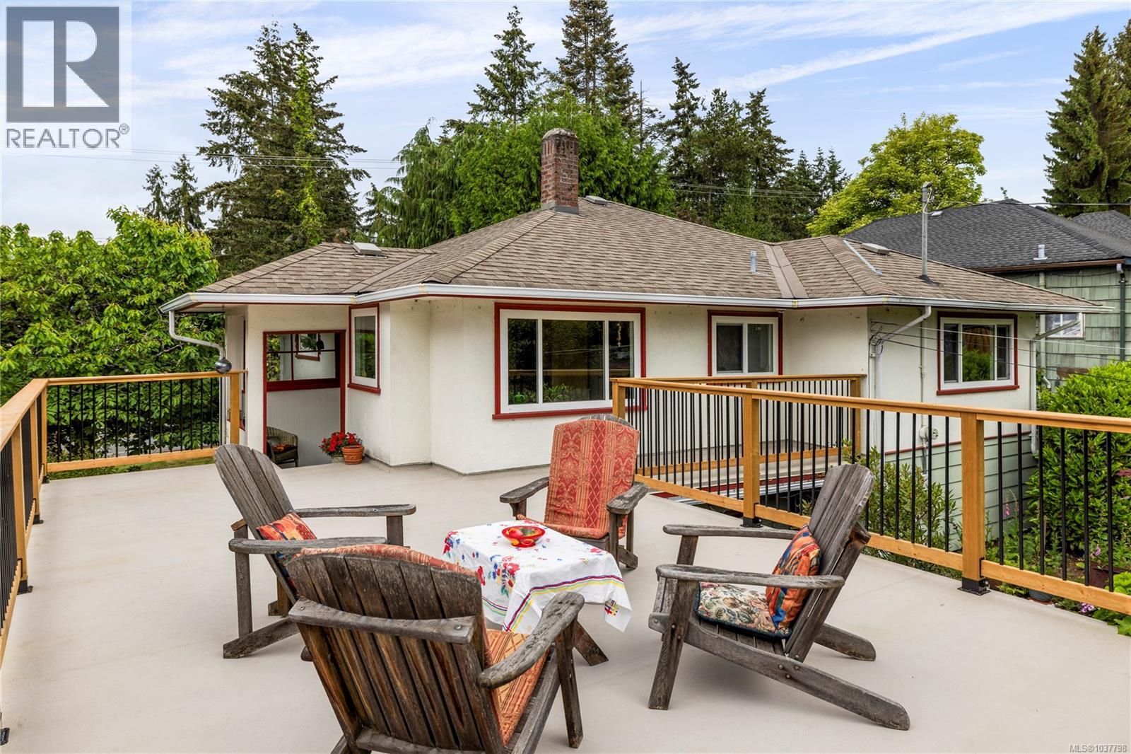 126 Howard Ave - 4