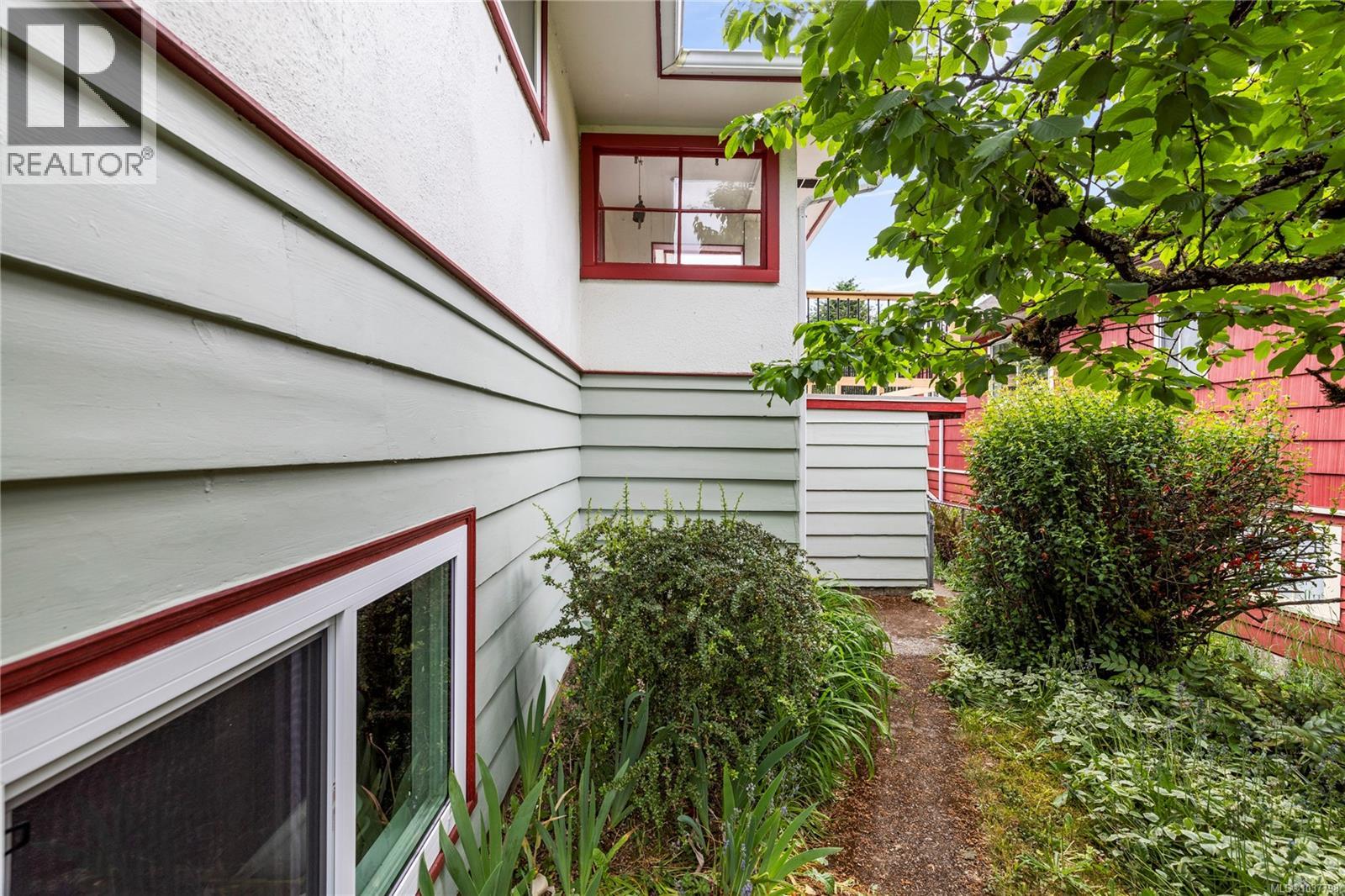 126 Howard Ave, Nanaimo
