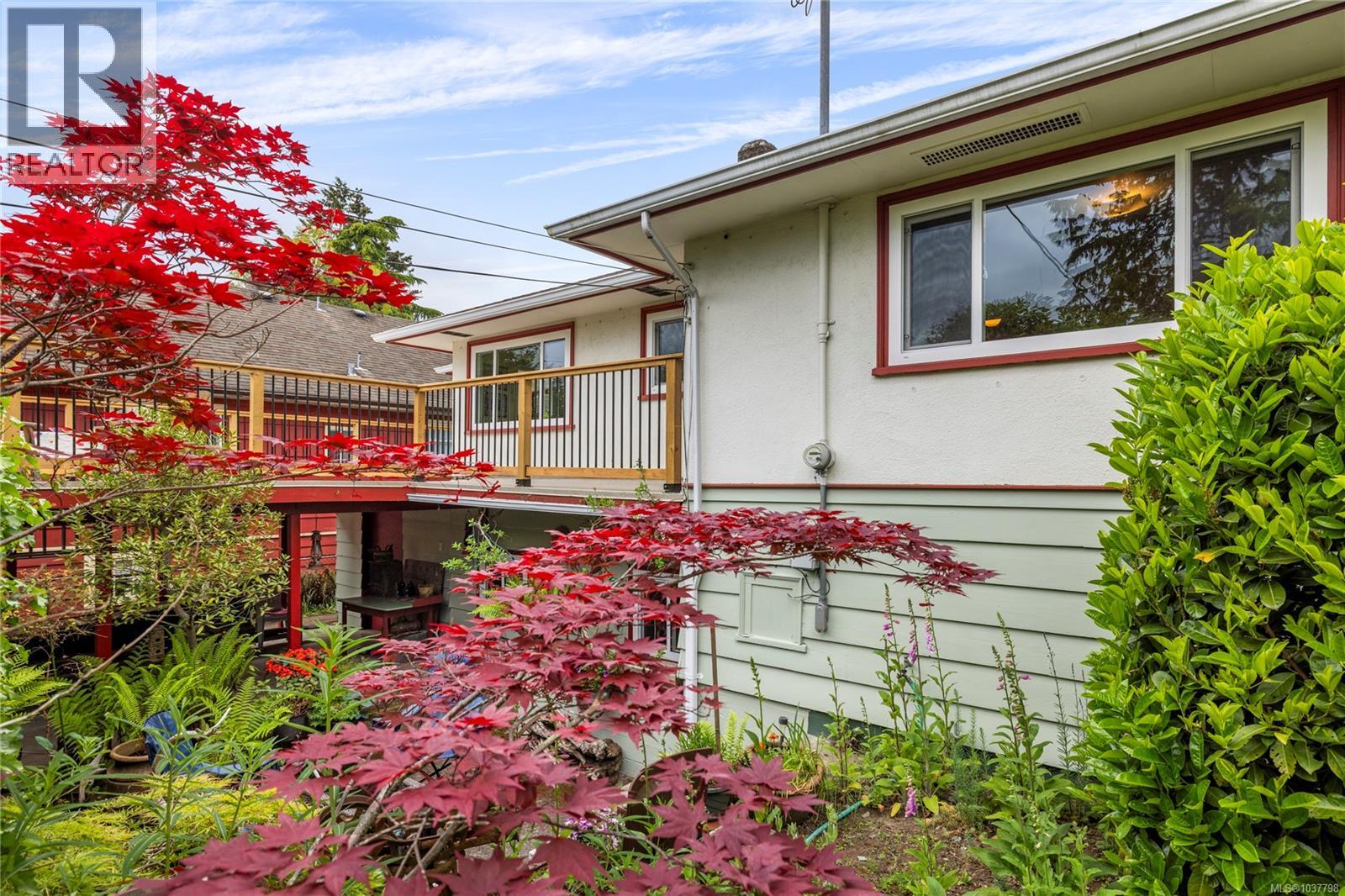 126 Howard Ave, Nanaimo