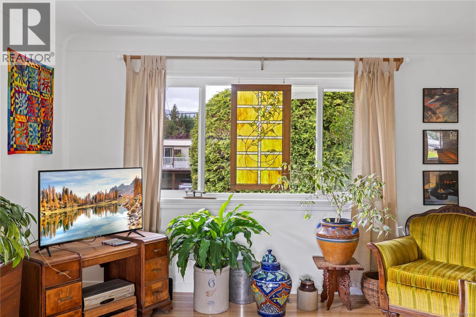 126 Howard Ave, Nanaimo