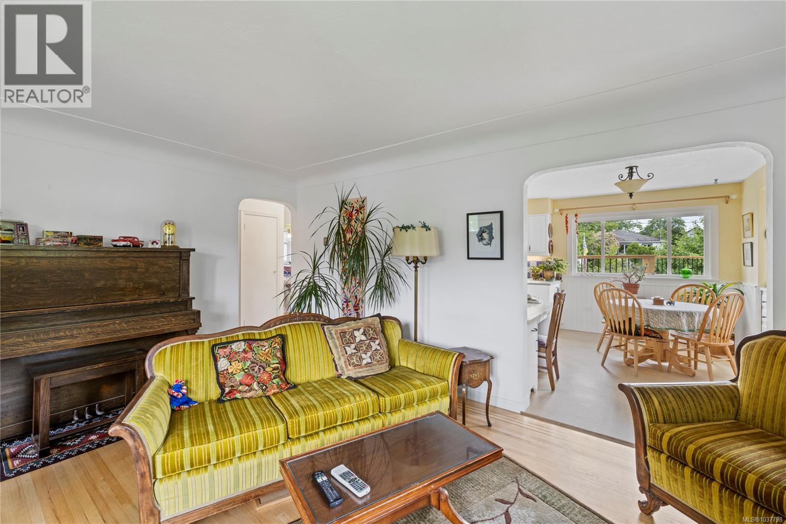 126 Howard Ave - 9