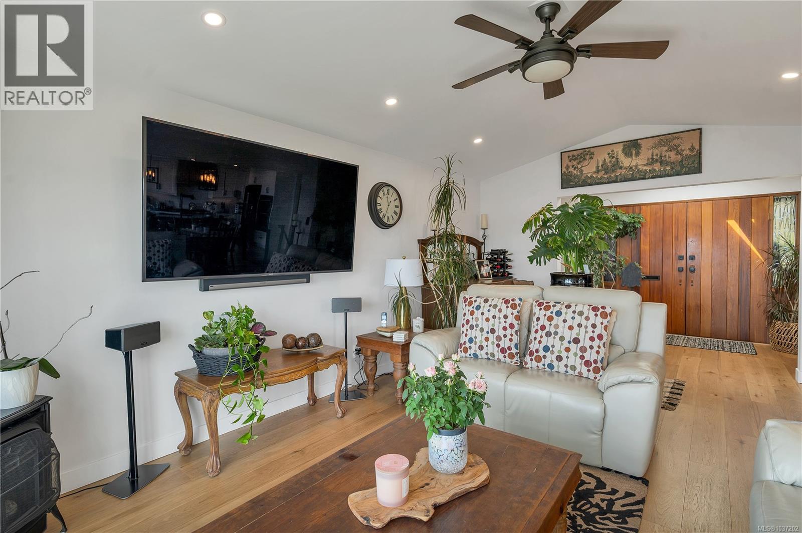 589 Galerno Rd, Campbell River