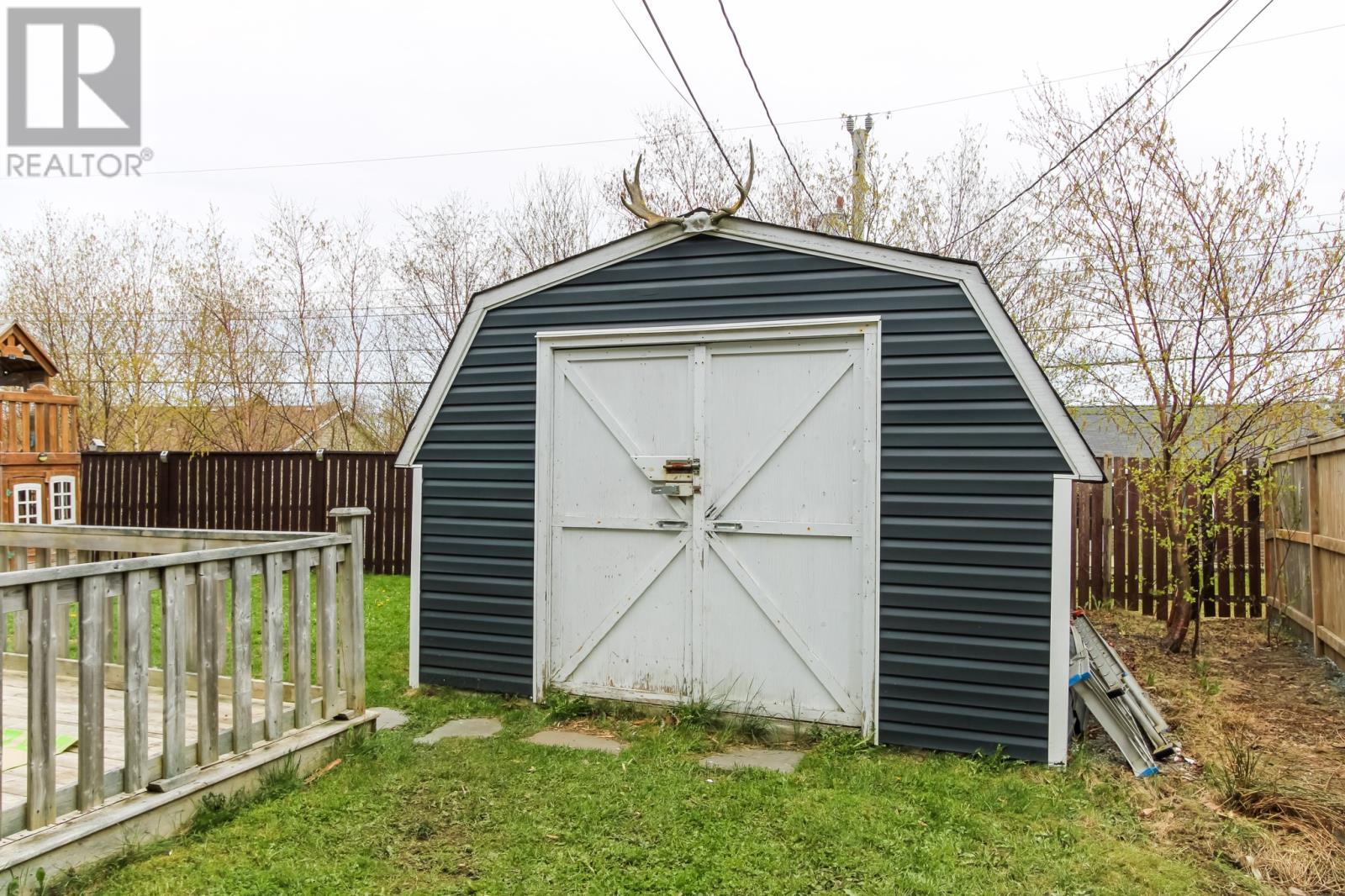 11 Agustus Avenue - 34