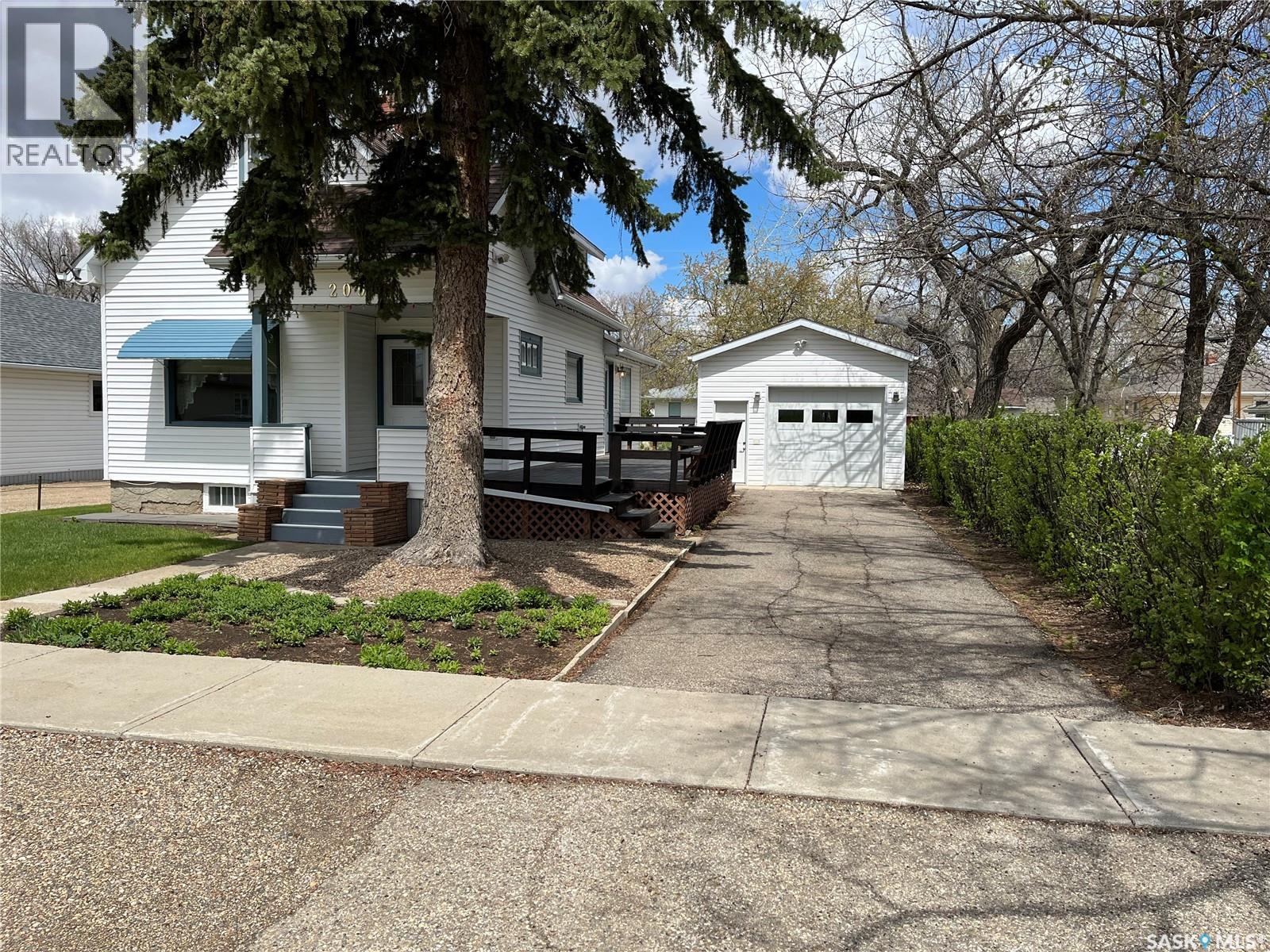 209 2nd AVENUE W - 1