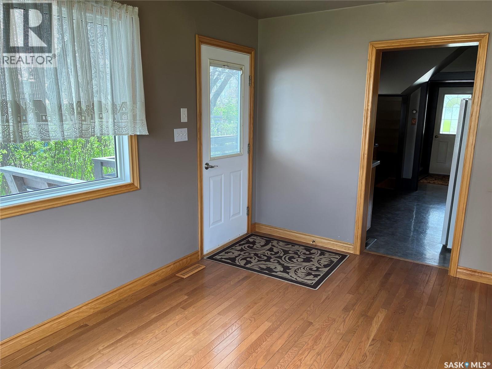 209 2nd AVENUE W - 11