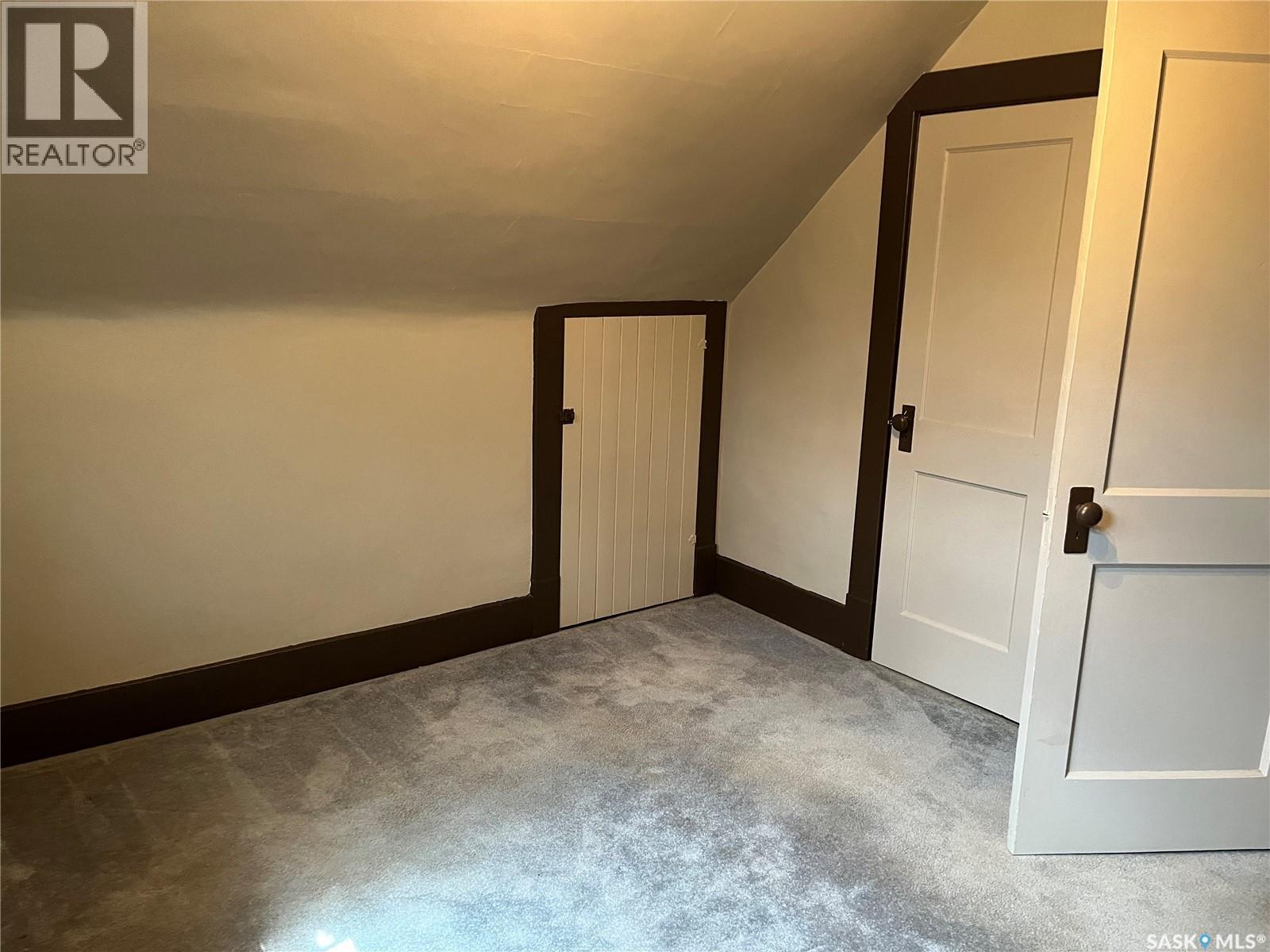 209 2nd AVENUE W - 13
