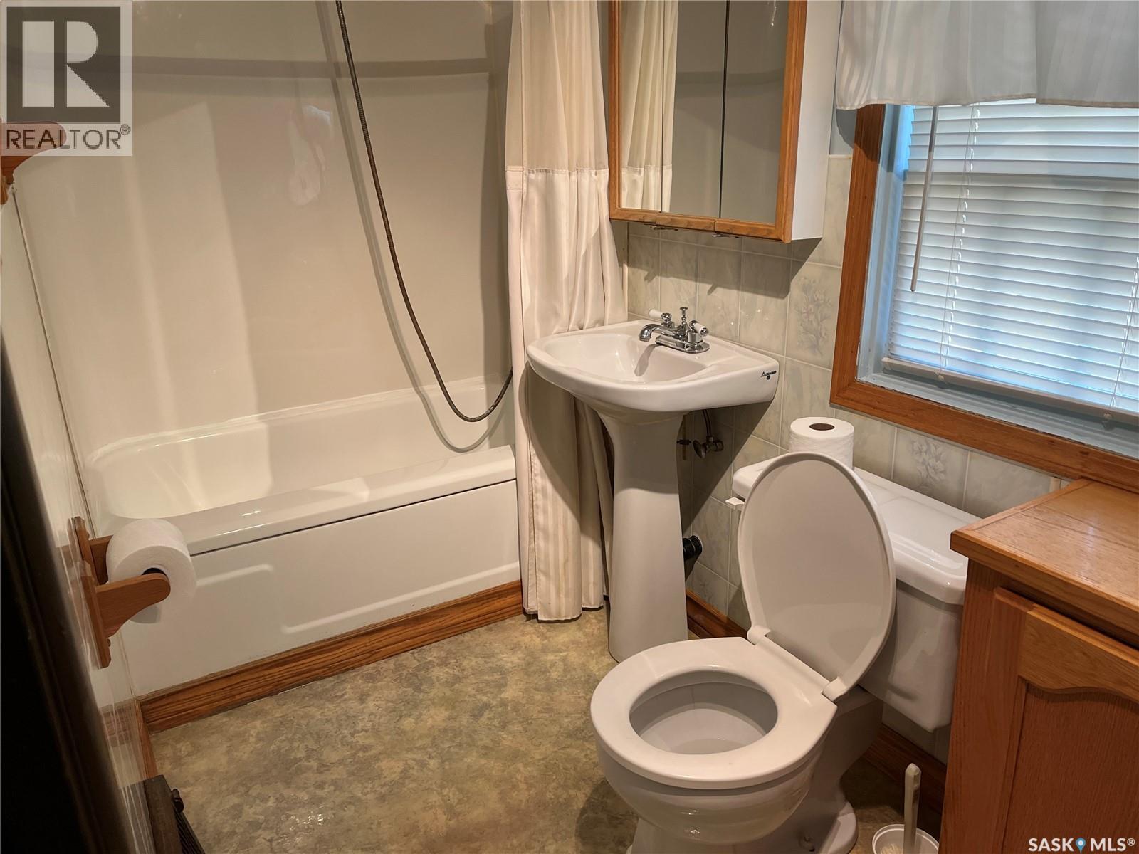 209 2nd AVENUE W - 16
