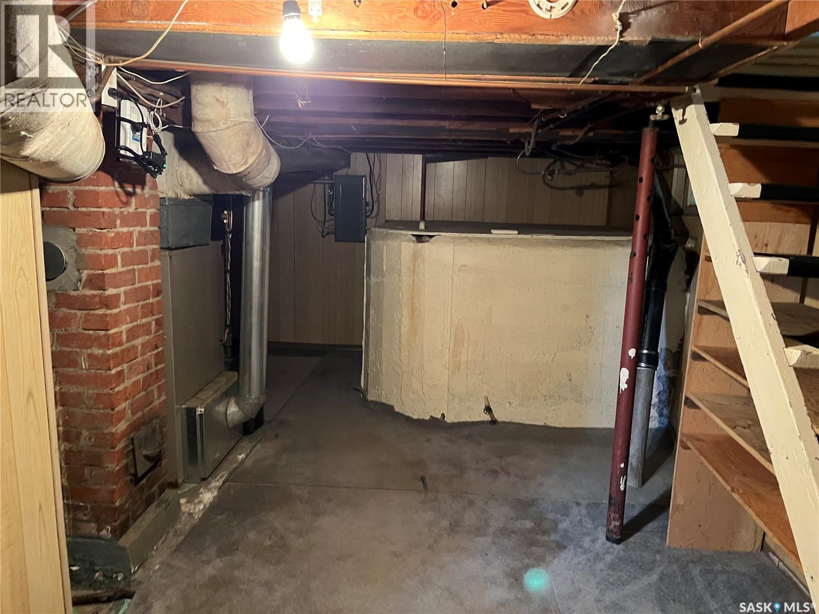 209 2nd AVENUE W - 18