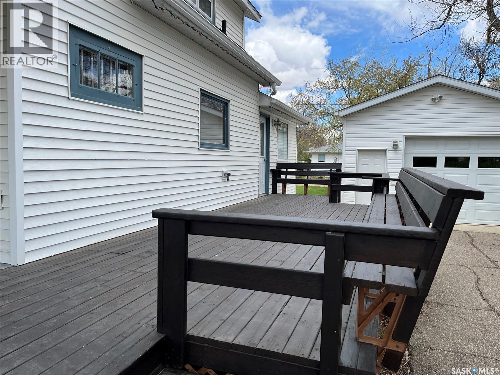 209 2nd AVENUE W - 26