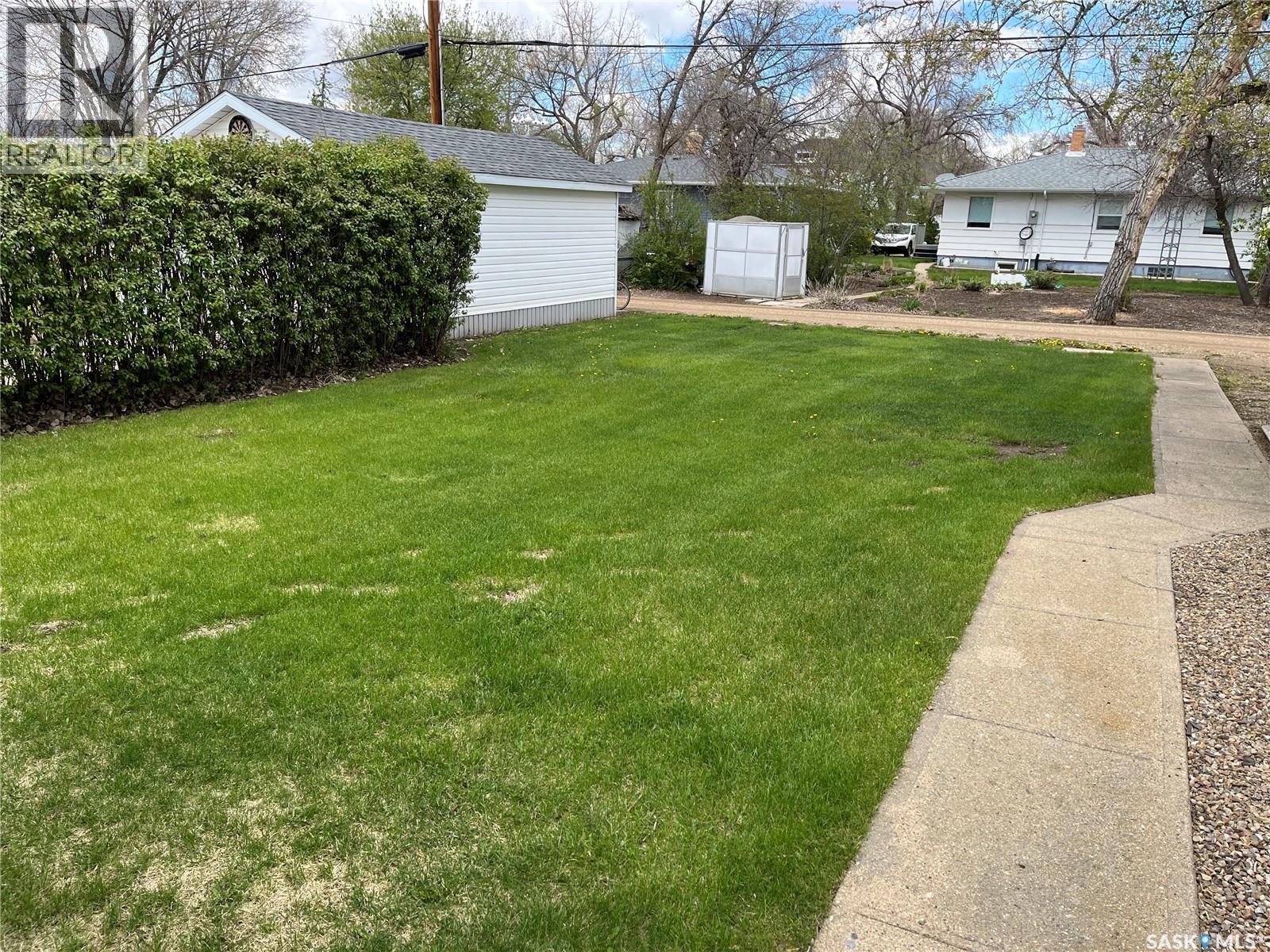 209 2nd AVENUE W - 30