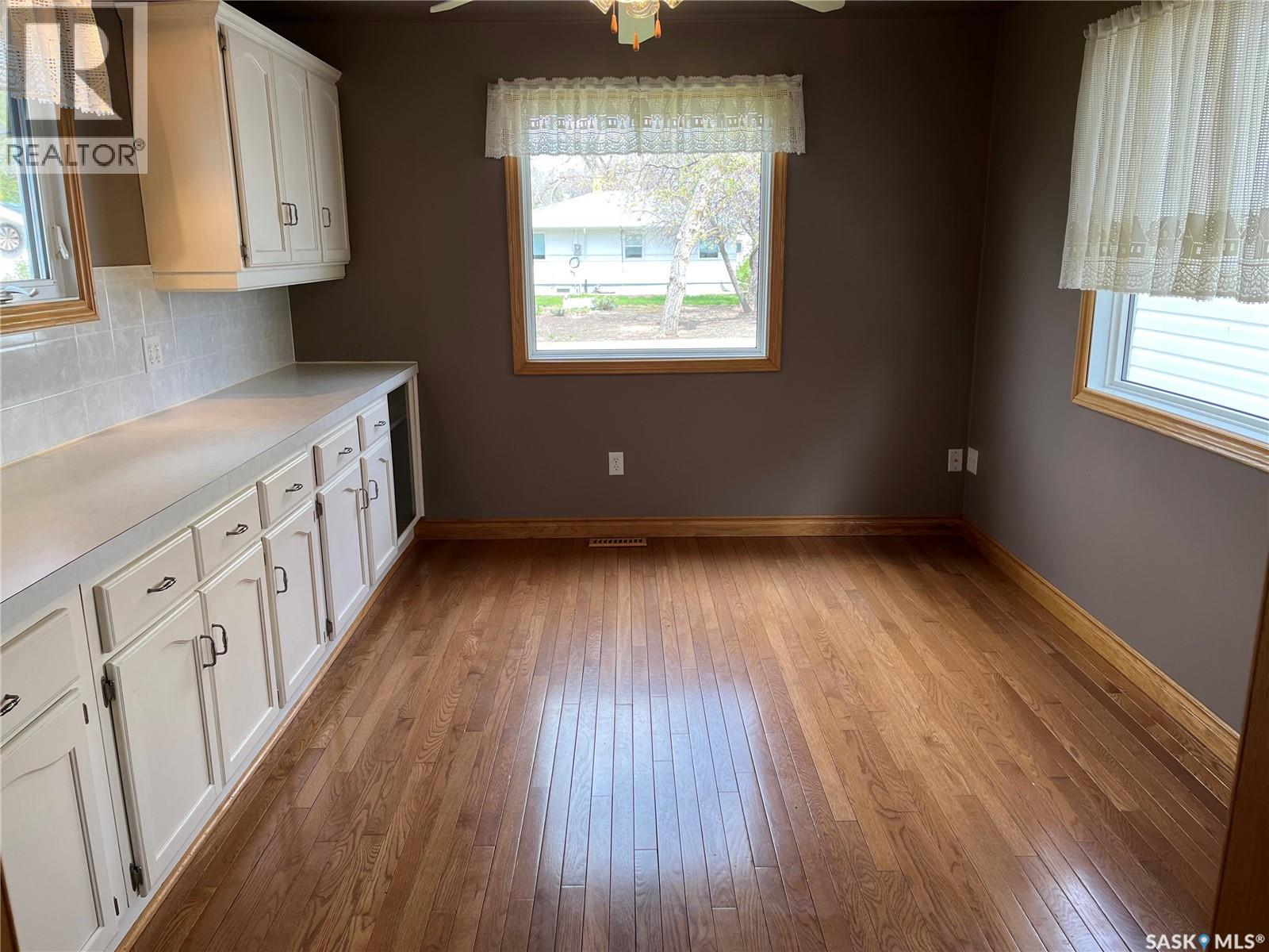 209 2nd AVENUE W - 9