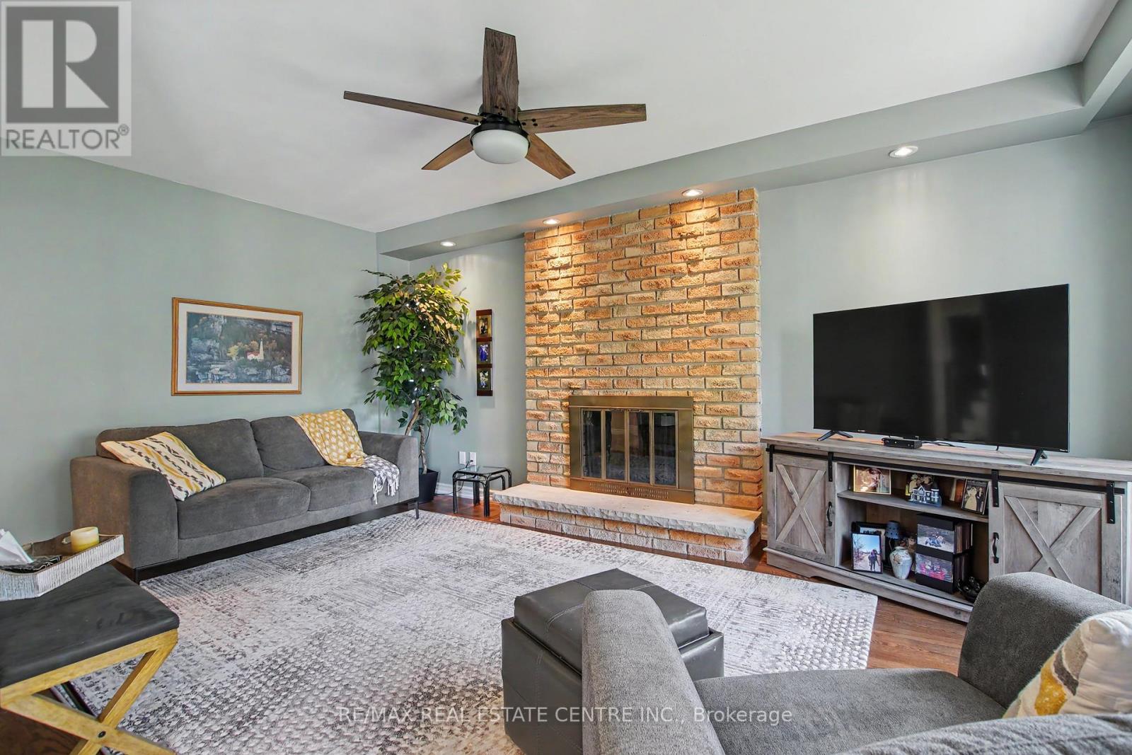 260 COXE BOULEVARD - 16