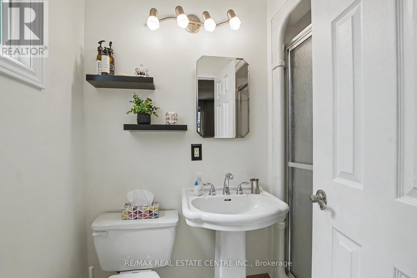 260 COXE BOULEVARD - 25