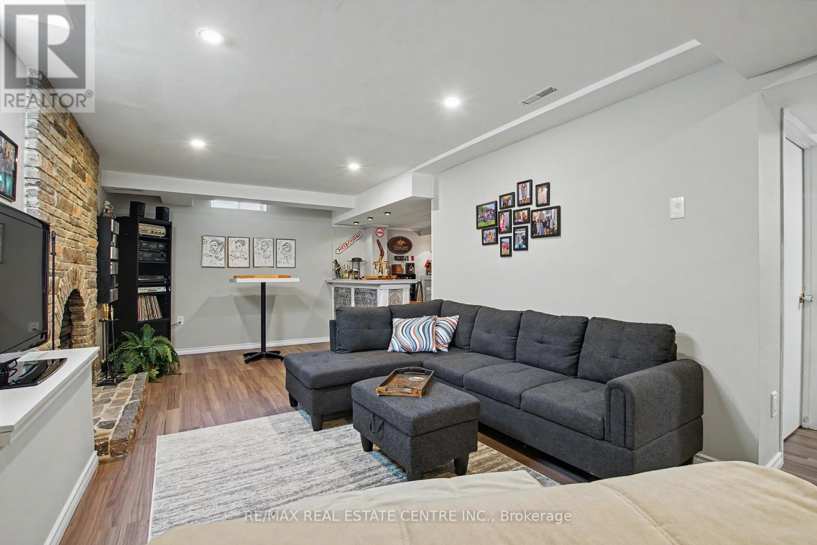 260 COXE BOULEVARD - 27