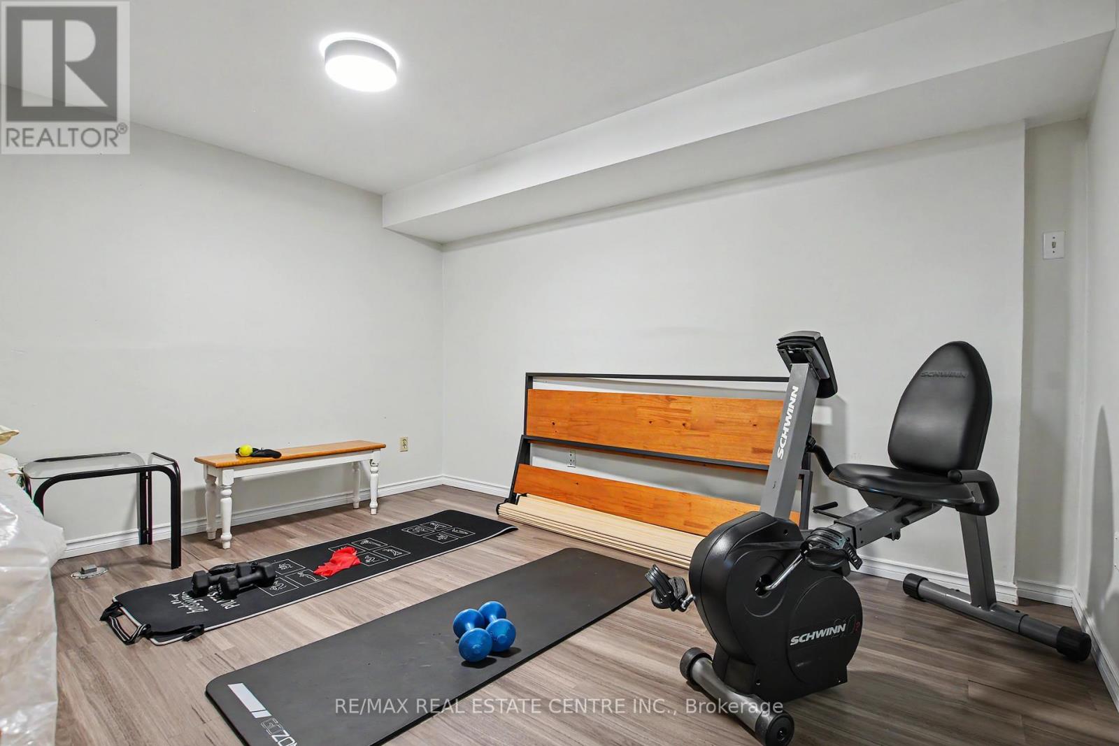 260 COXE BOULEVARD - 31