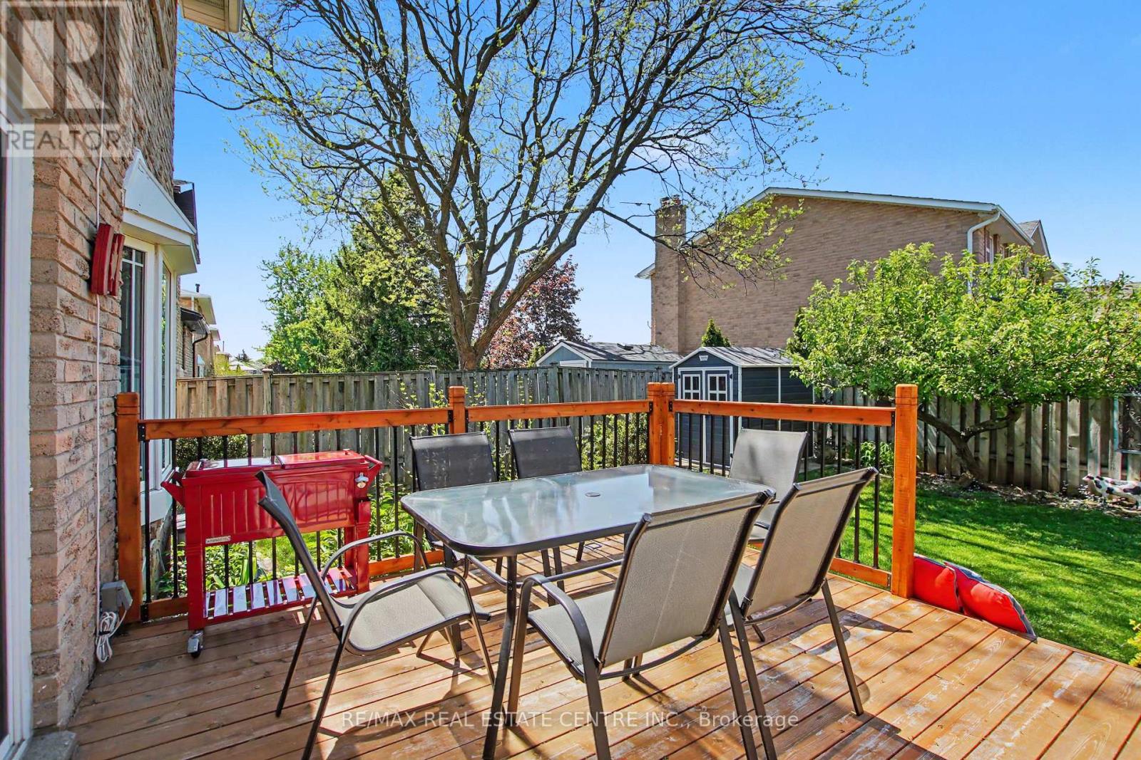 260 COXE BOULEVARD - 33
