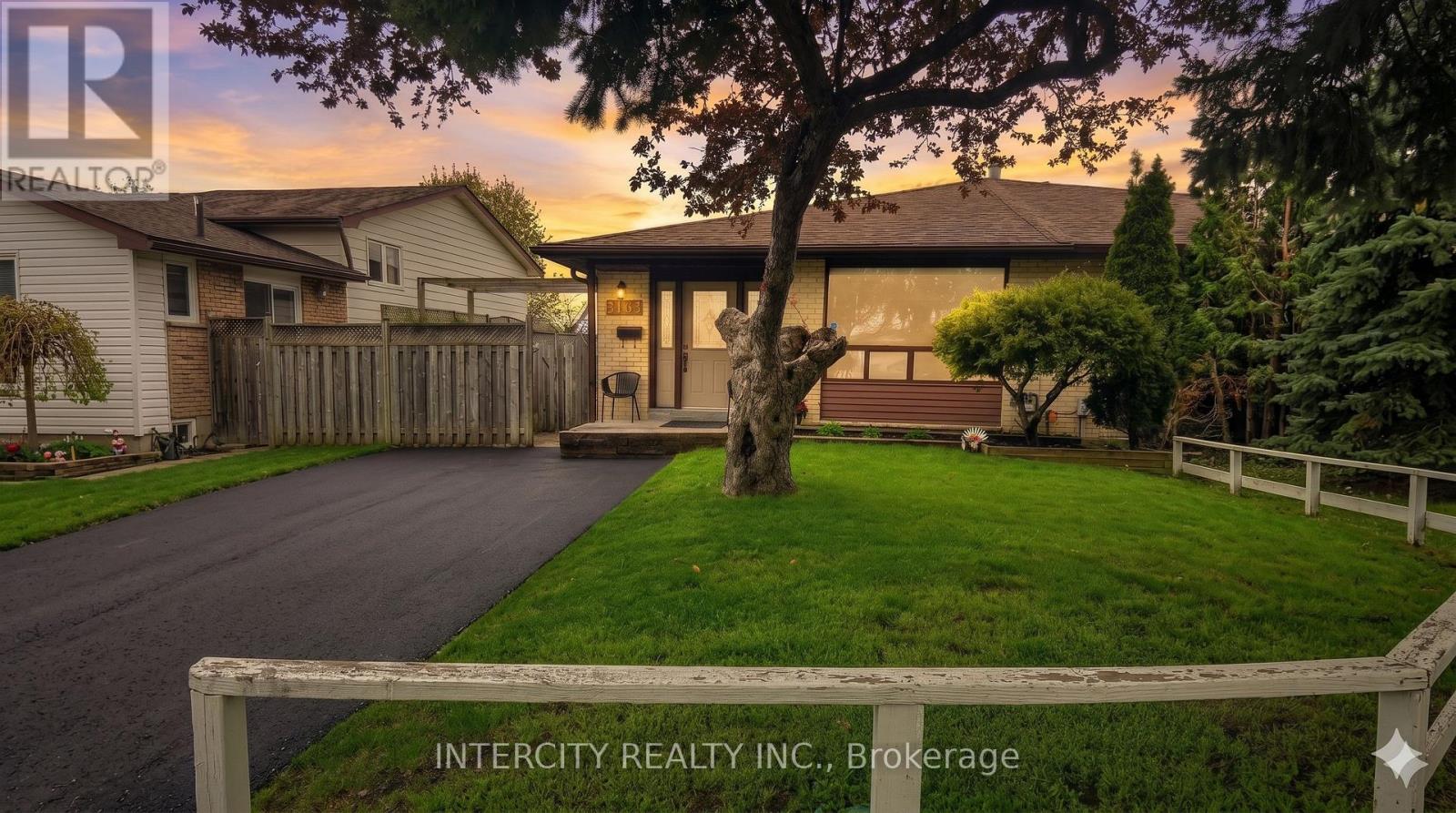 3164 GWENDALE CRESCENT - 1