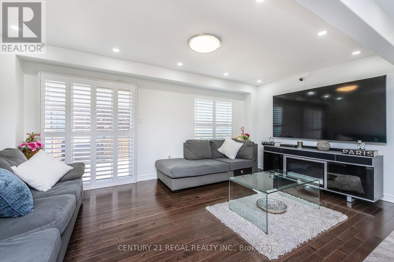 158 PARKINSON CRESCENT - 10