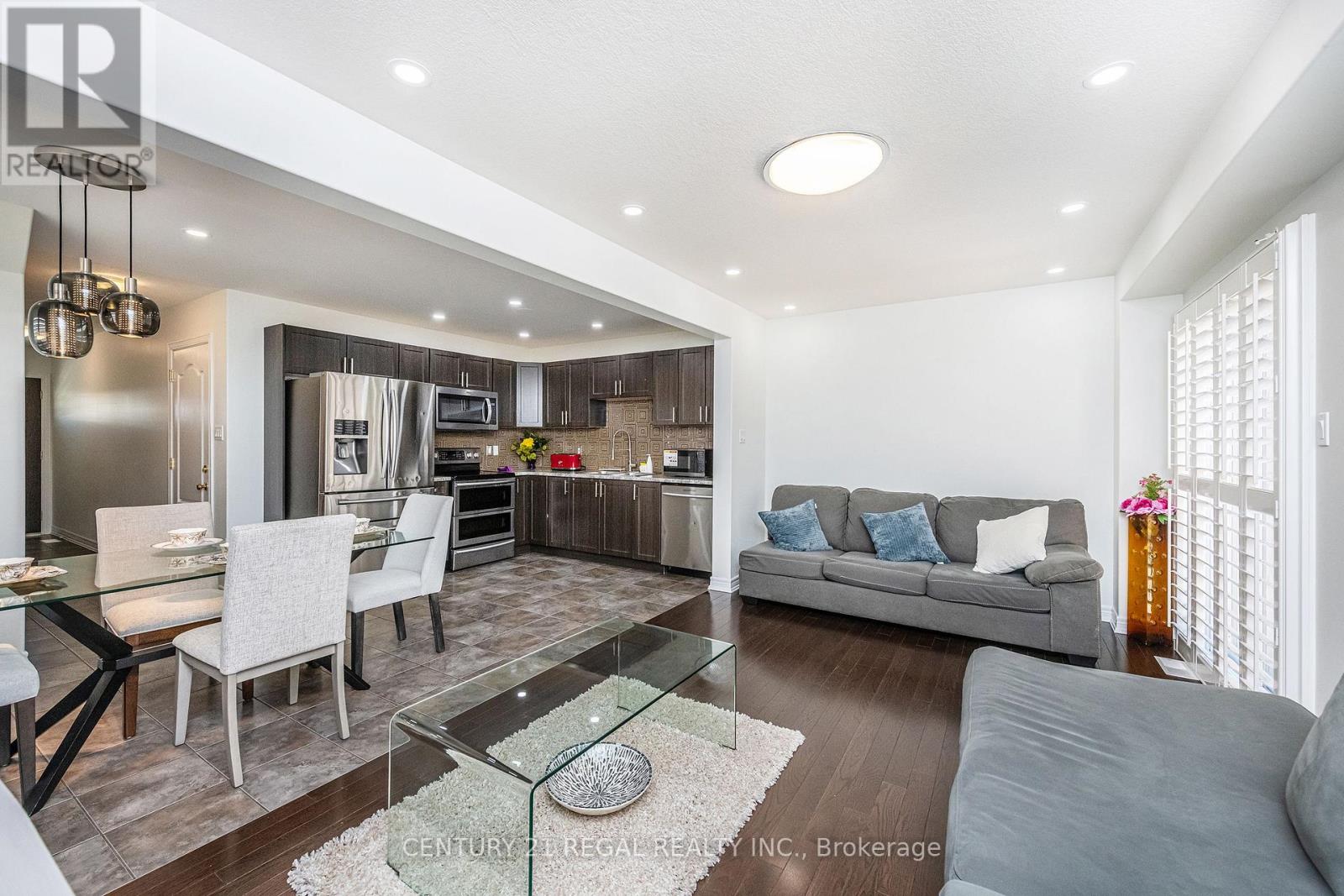 158 PARKINSON CRESCENT - 12