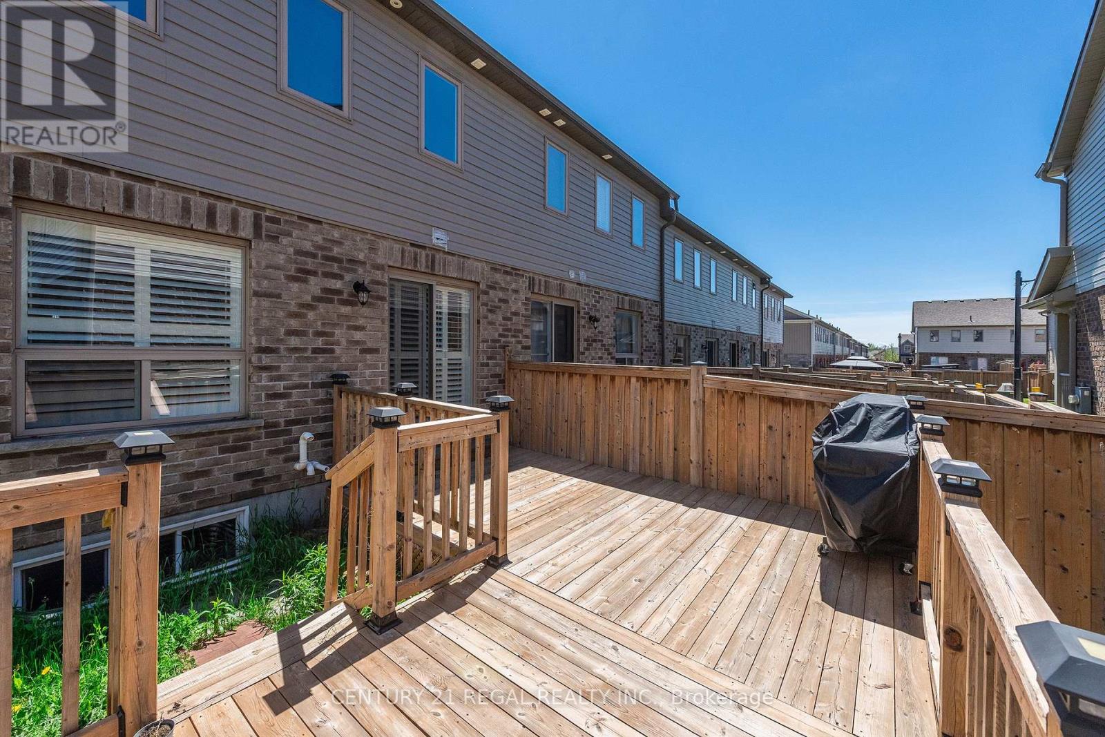 158 PARKINSON CRESCENT - 22