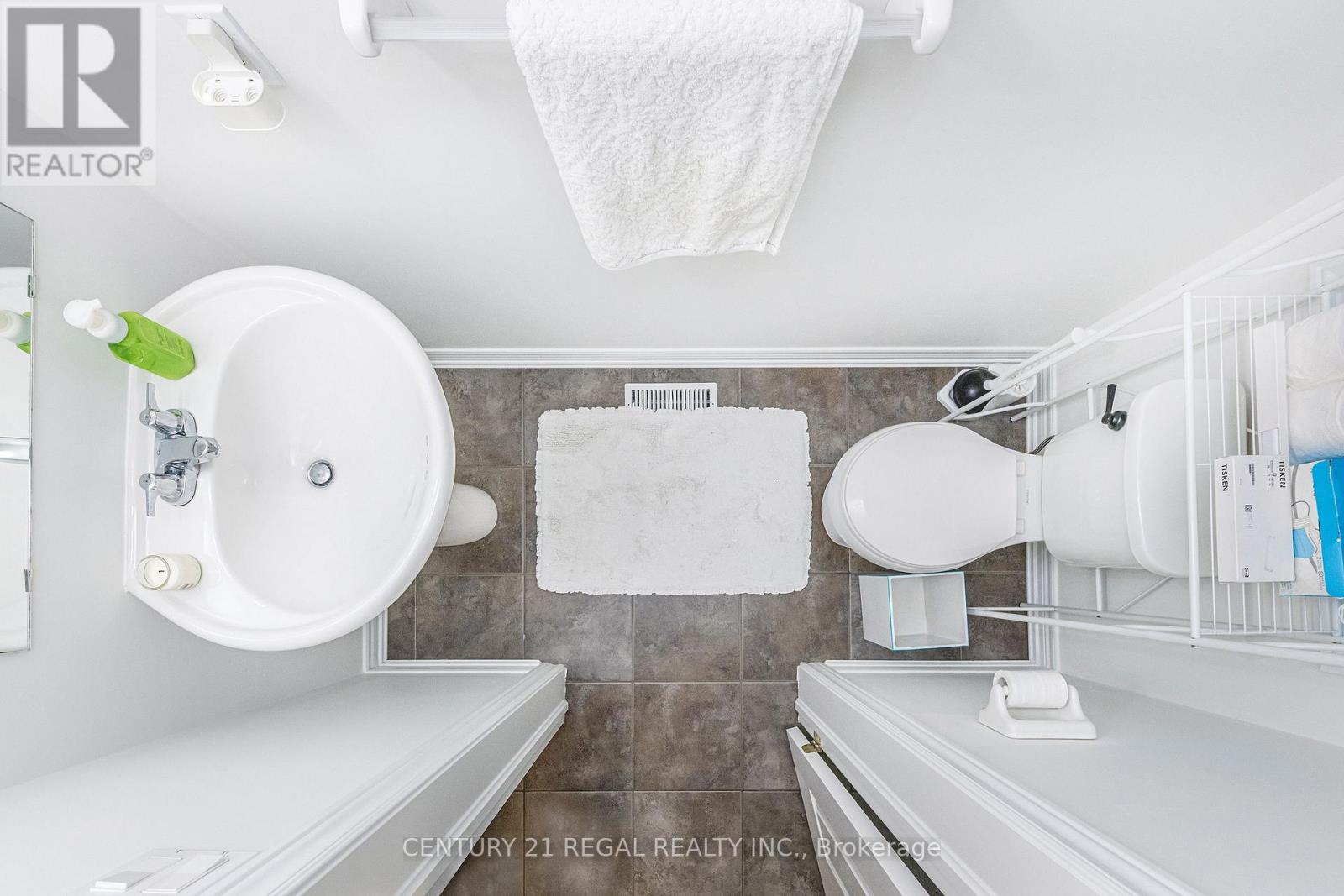 158 PARKINSON CRESCENT - 4