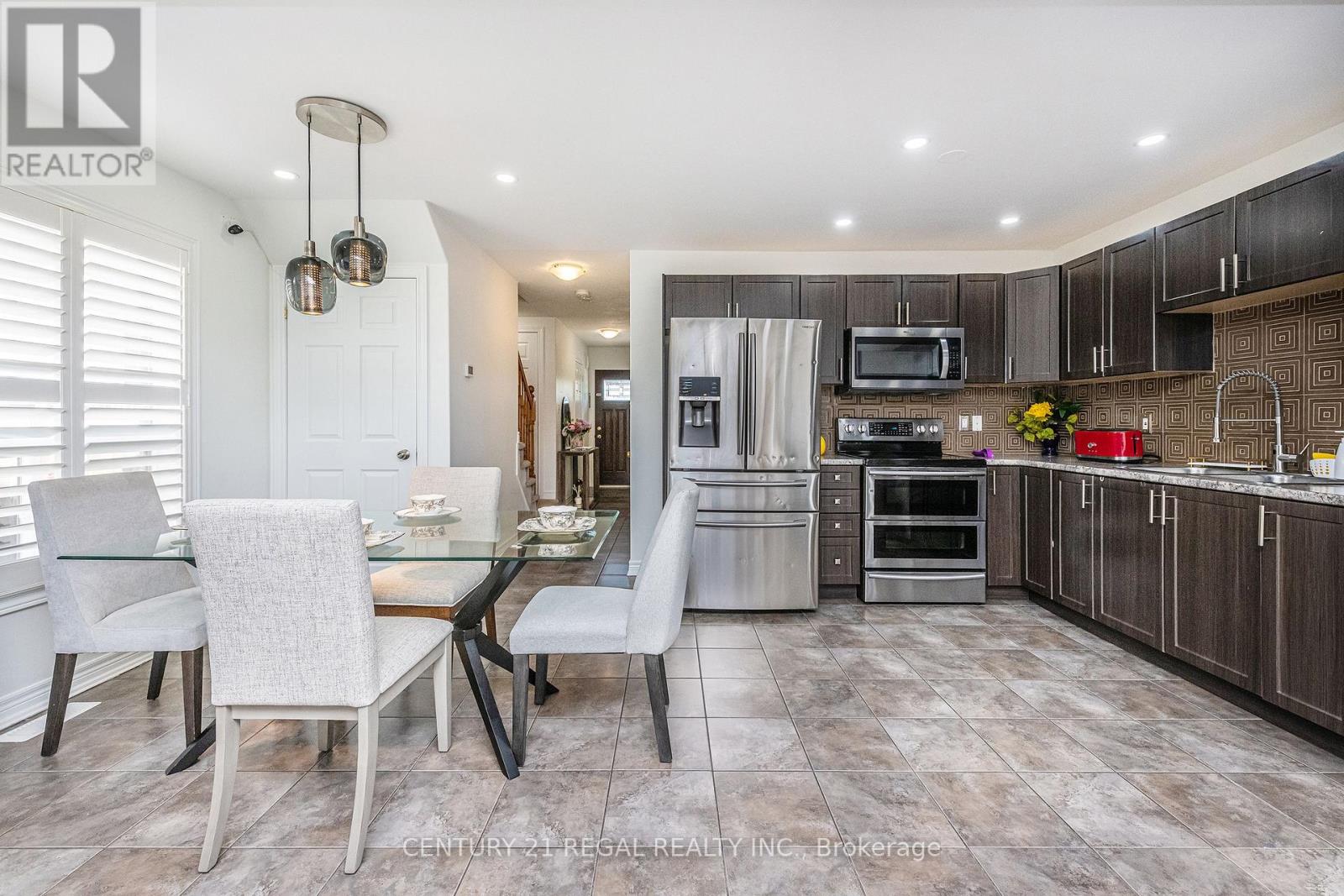 158 PARKINSON CRESCENT - 6