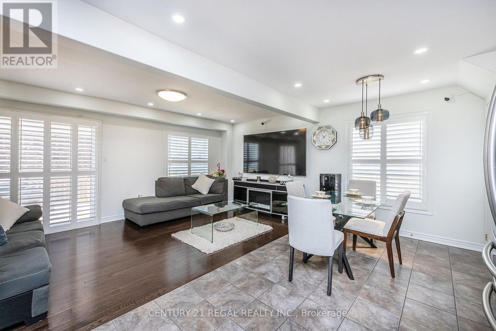 158 PARKINSON CRESCENT - 7
