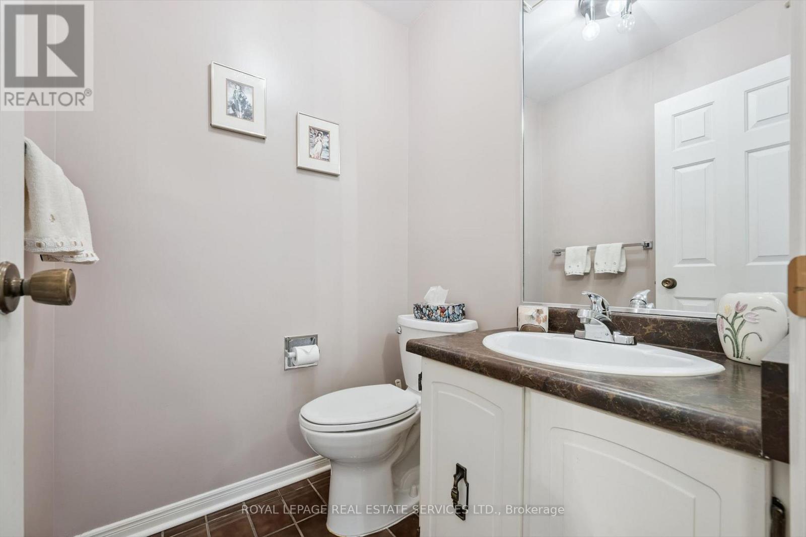 2067 PEN STREET - 23