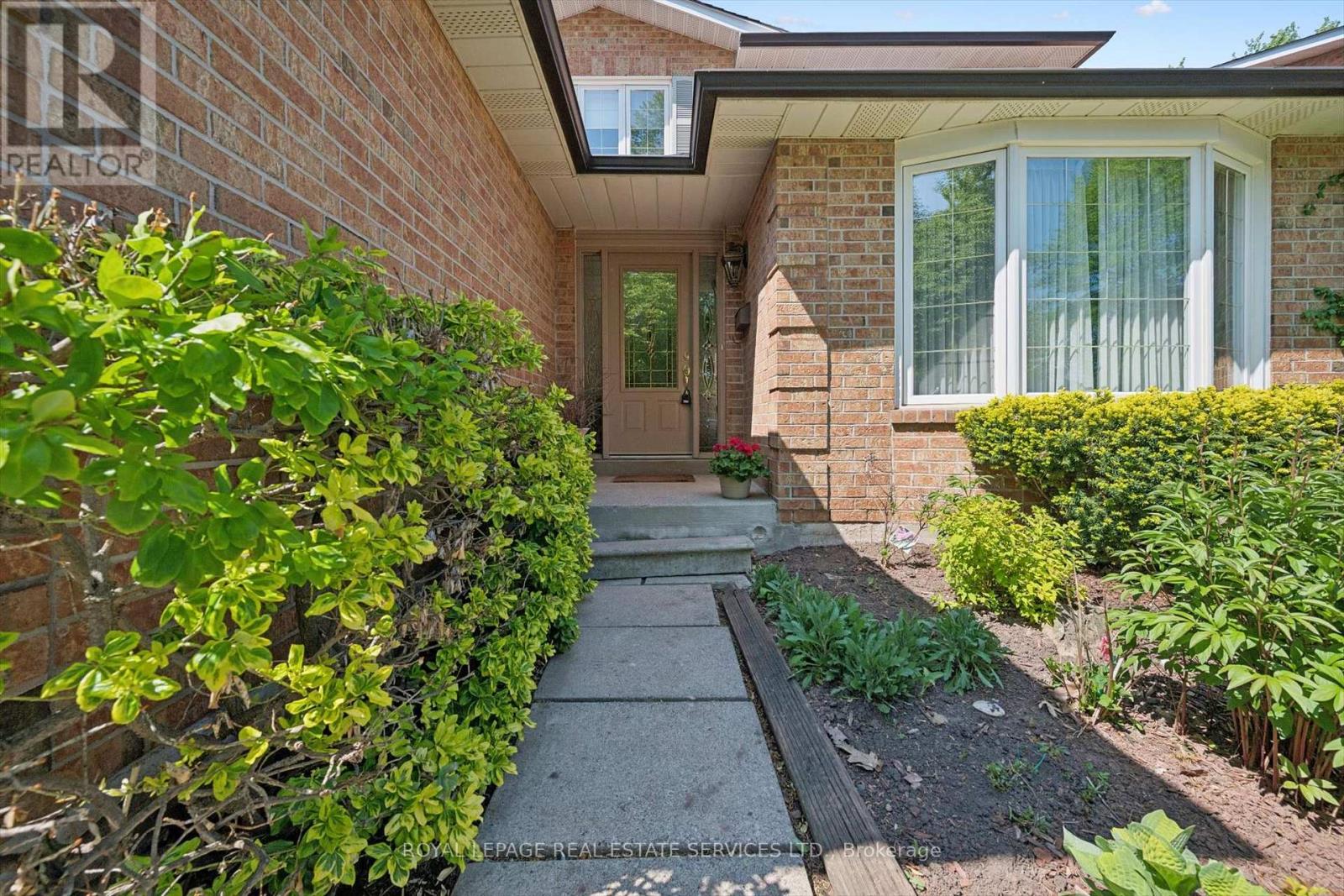 2067 PEN STREET - 4
