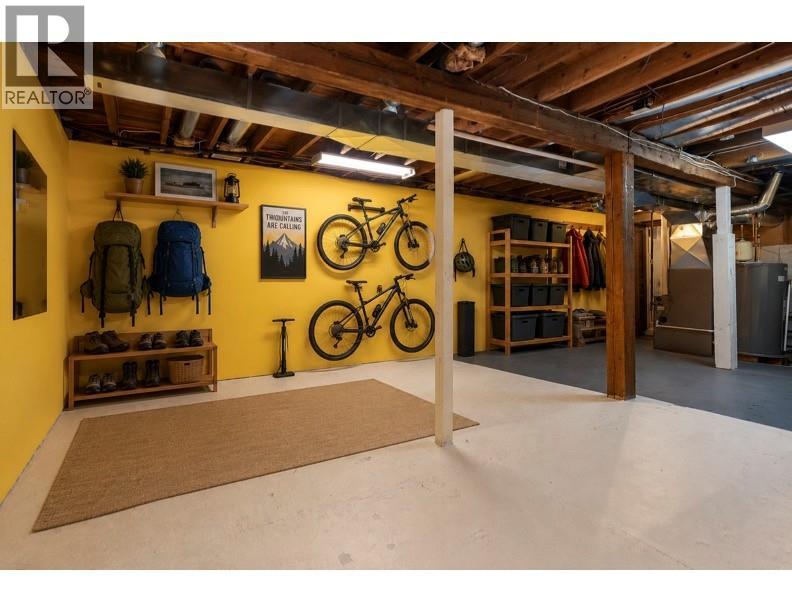 811 Second Street W, Revelstoke