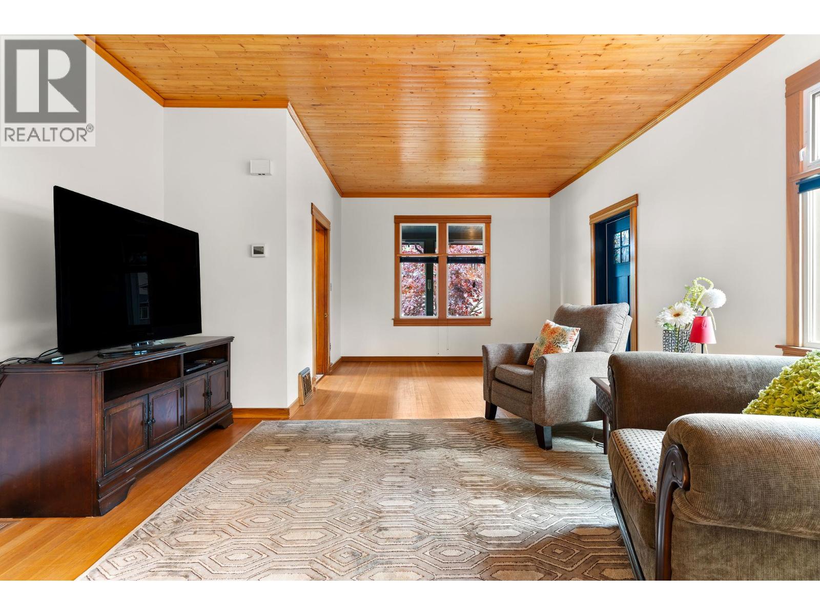 811 Second Street W - 7