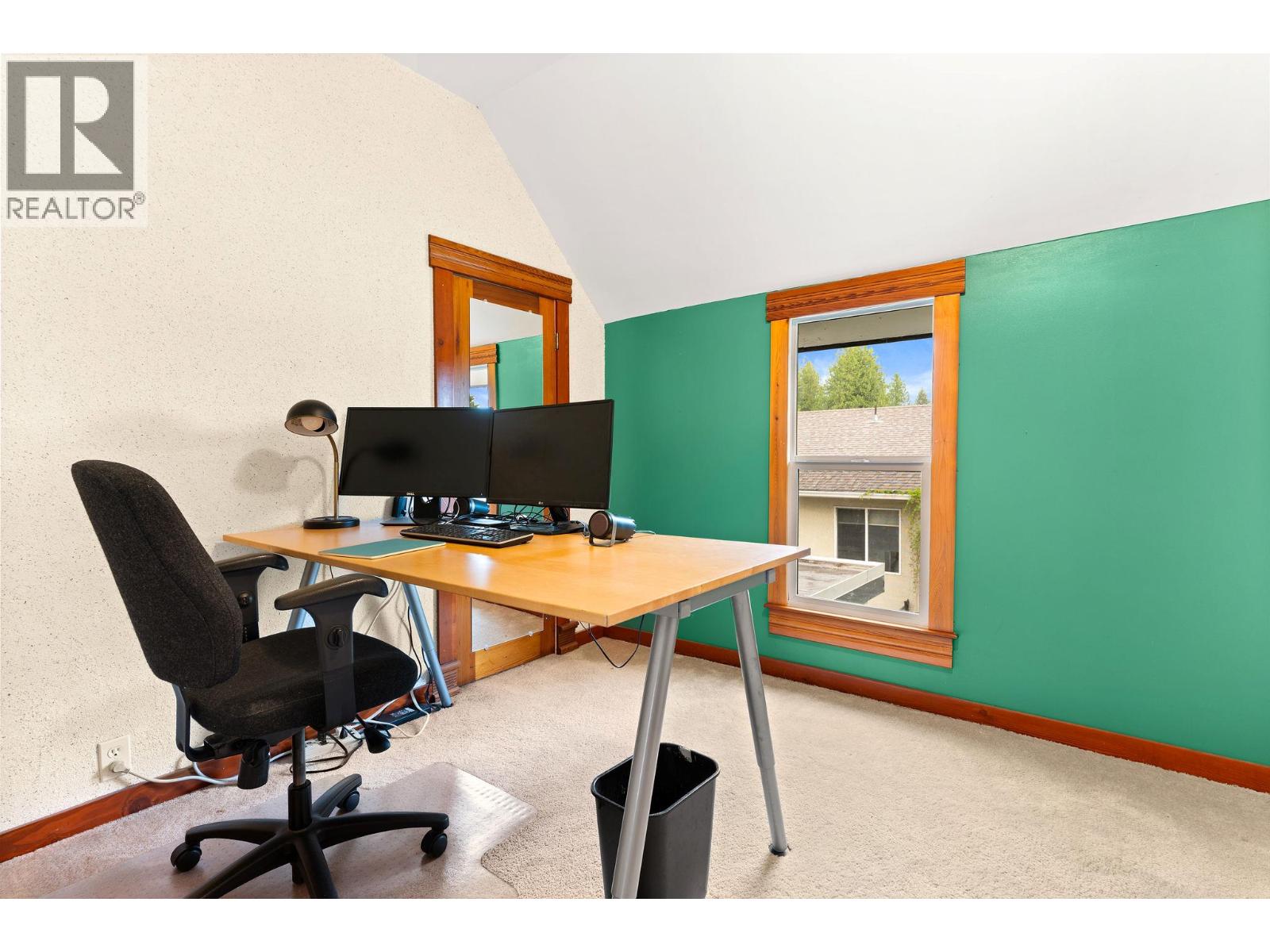 811 Second Street W, Revelstoke